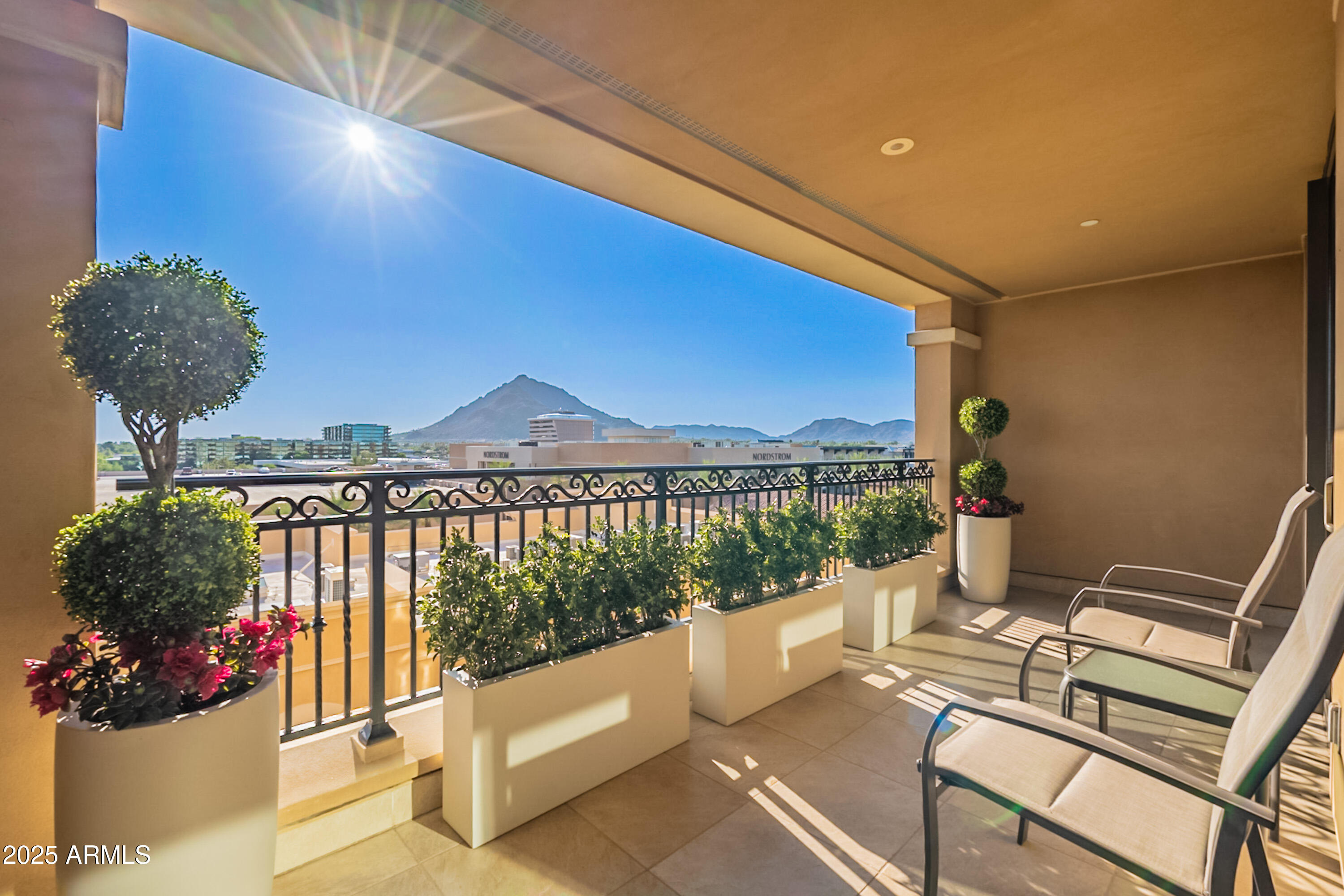 SCOTTSDALE WATERFRONT RESIDENCES CONDOMINIUM - Residential