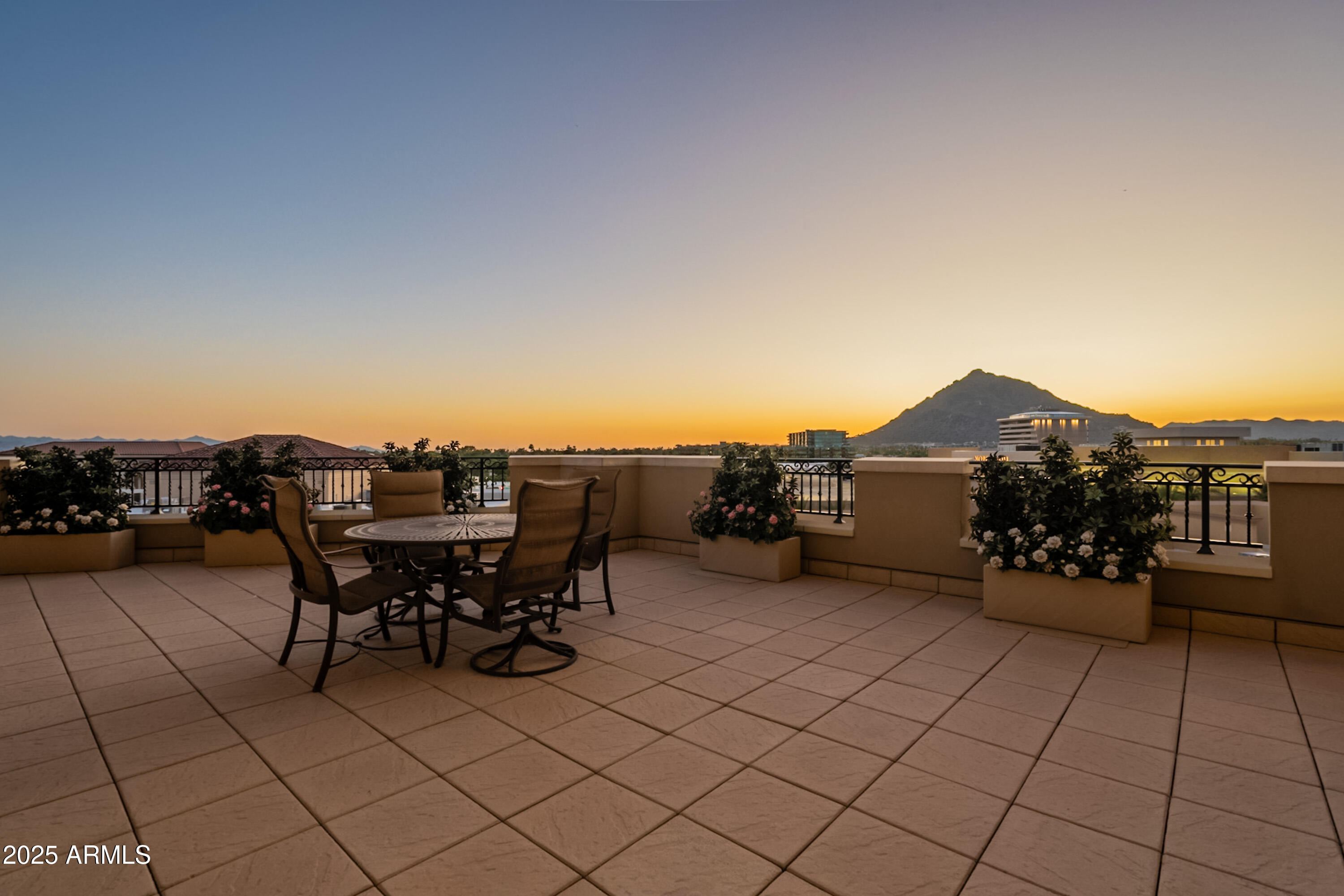 SCOTTSDALE WATERFRONT RESIDENCES CONDOMINIUM - Residential