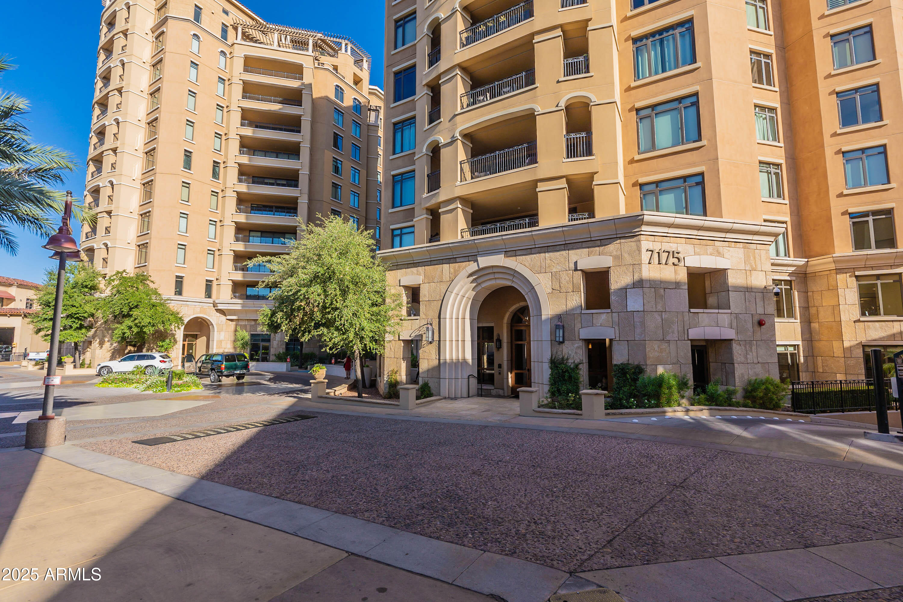 SCOTTSDALE WATERFRONT RESIDENCES CONDOMINIUM - Residential