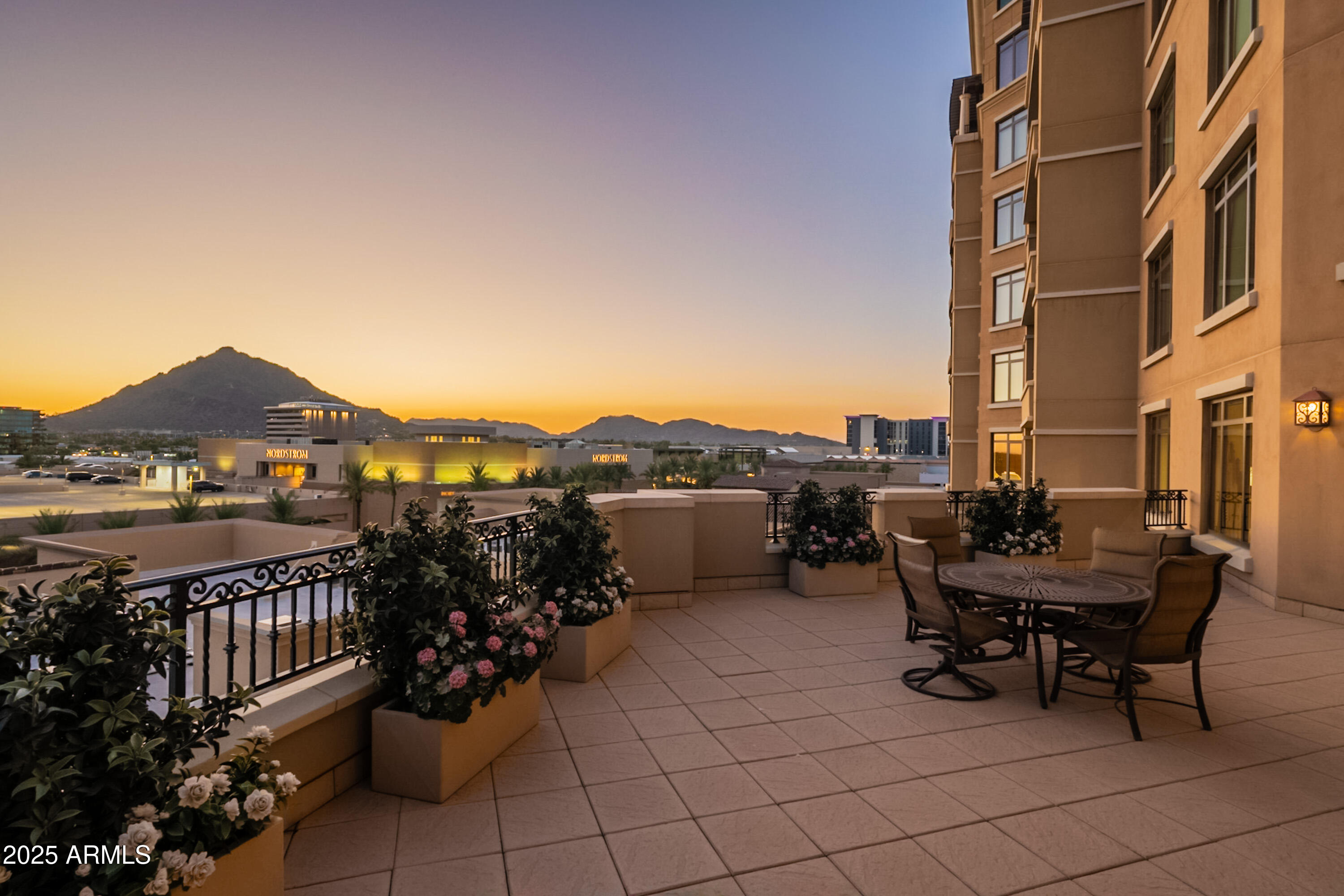 SCOTTSDALE WATERFRONT RESIDENCES CONDOMINIUM - Residential