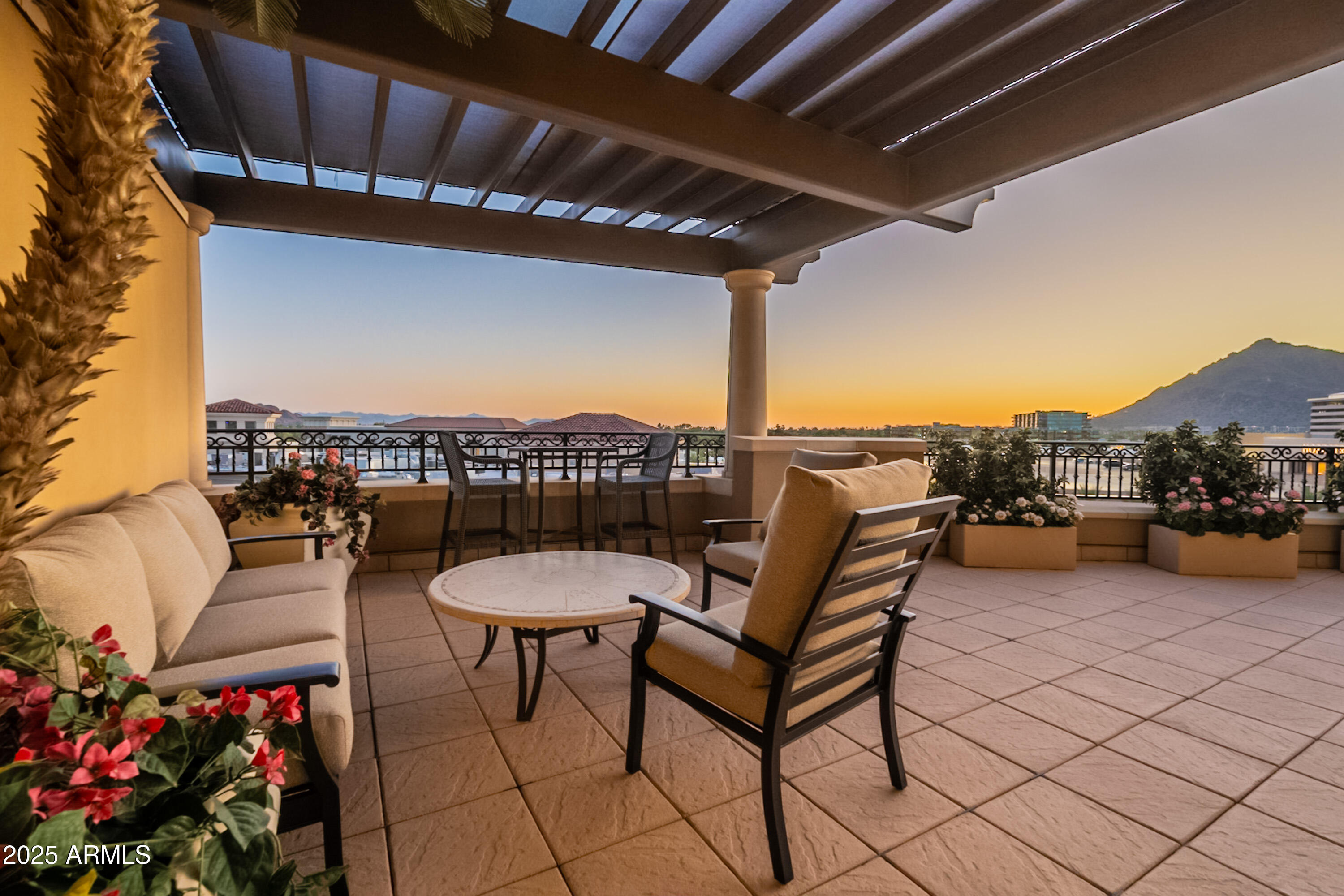 SCOTTSDALE WATERFRONT RESIDENCES CONDOMINIUM - Residential