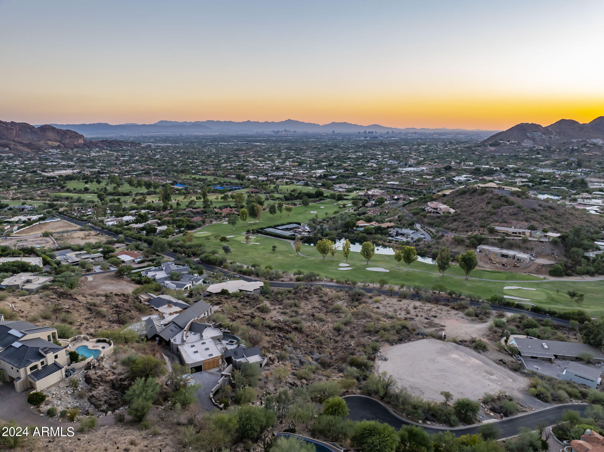 PARADISE VALLEY ESTATES - Land