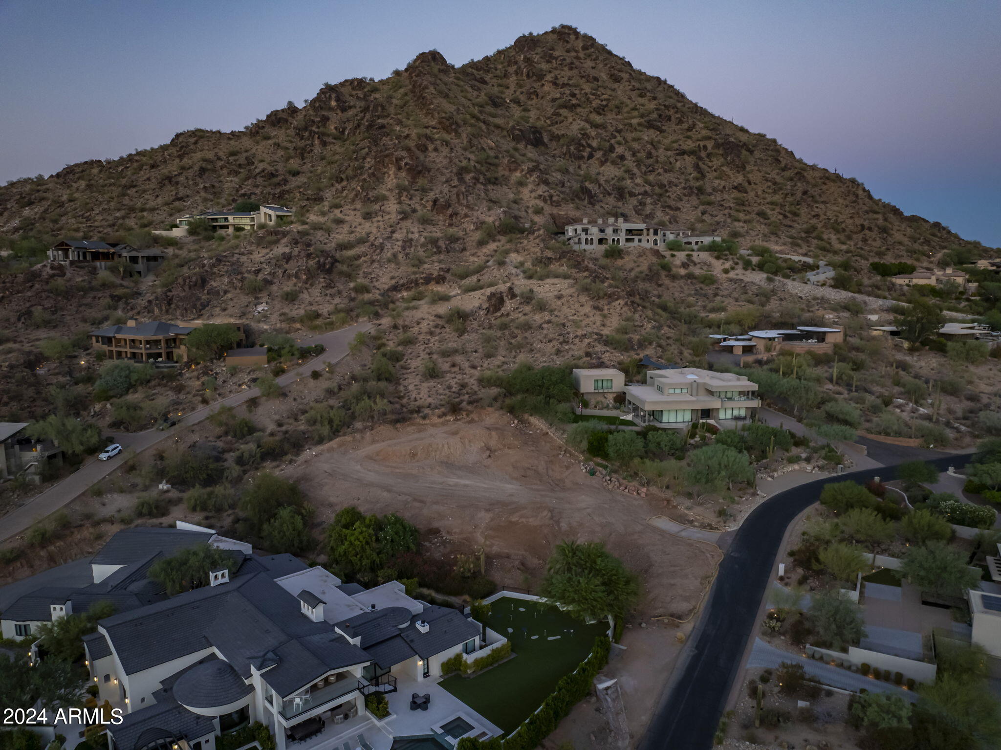 PARADISE VALLEY ESTATES - Land