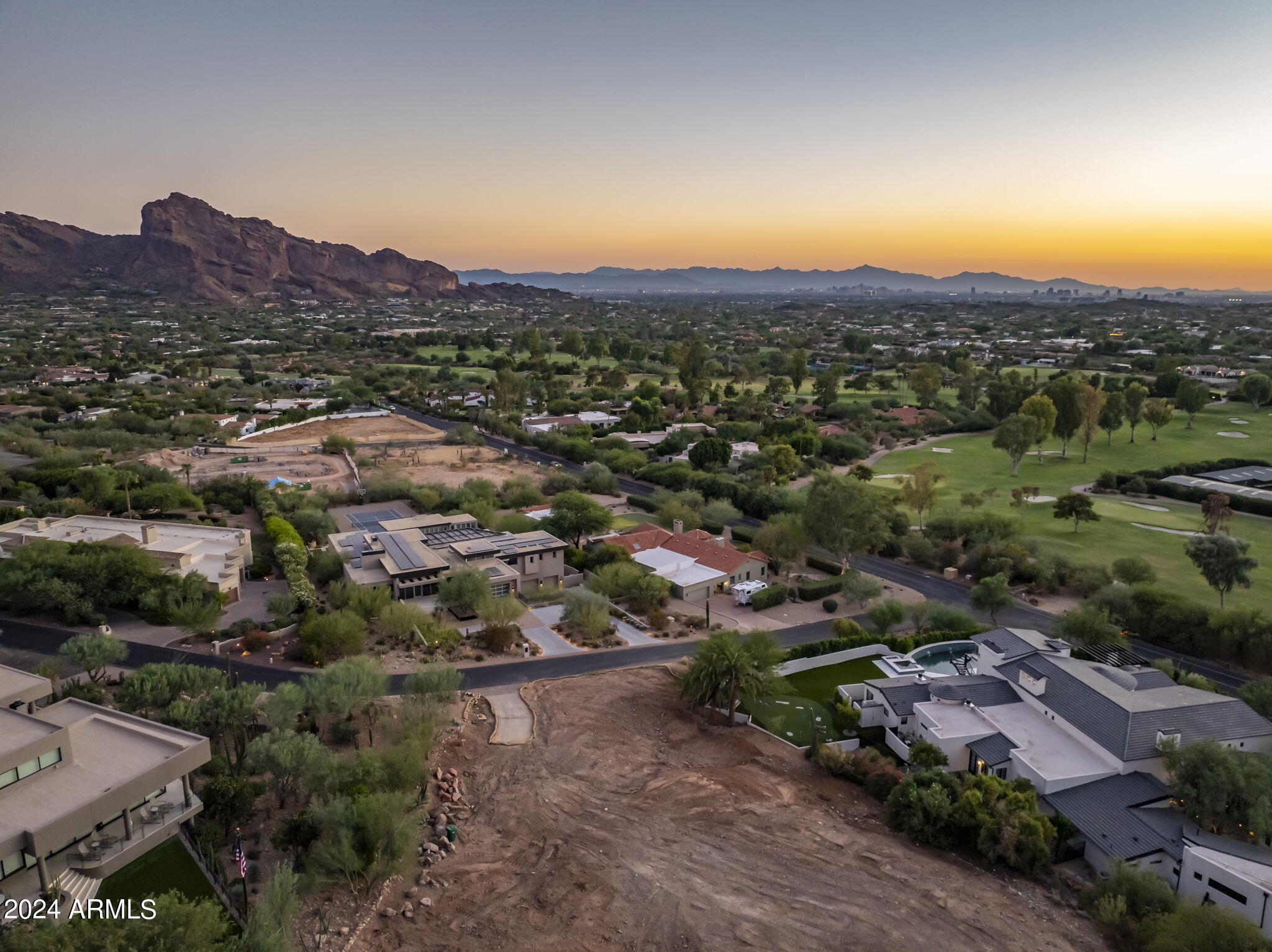 PARADISE VALLEY ESTATES - Land