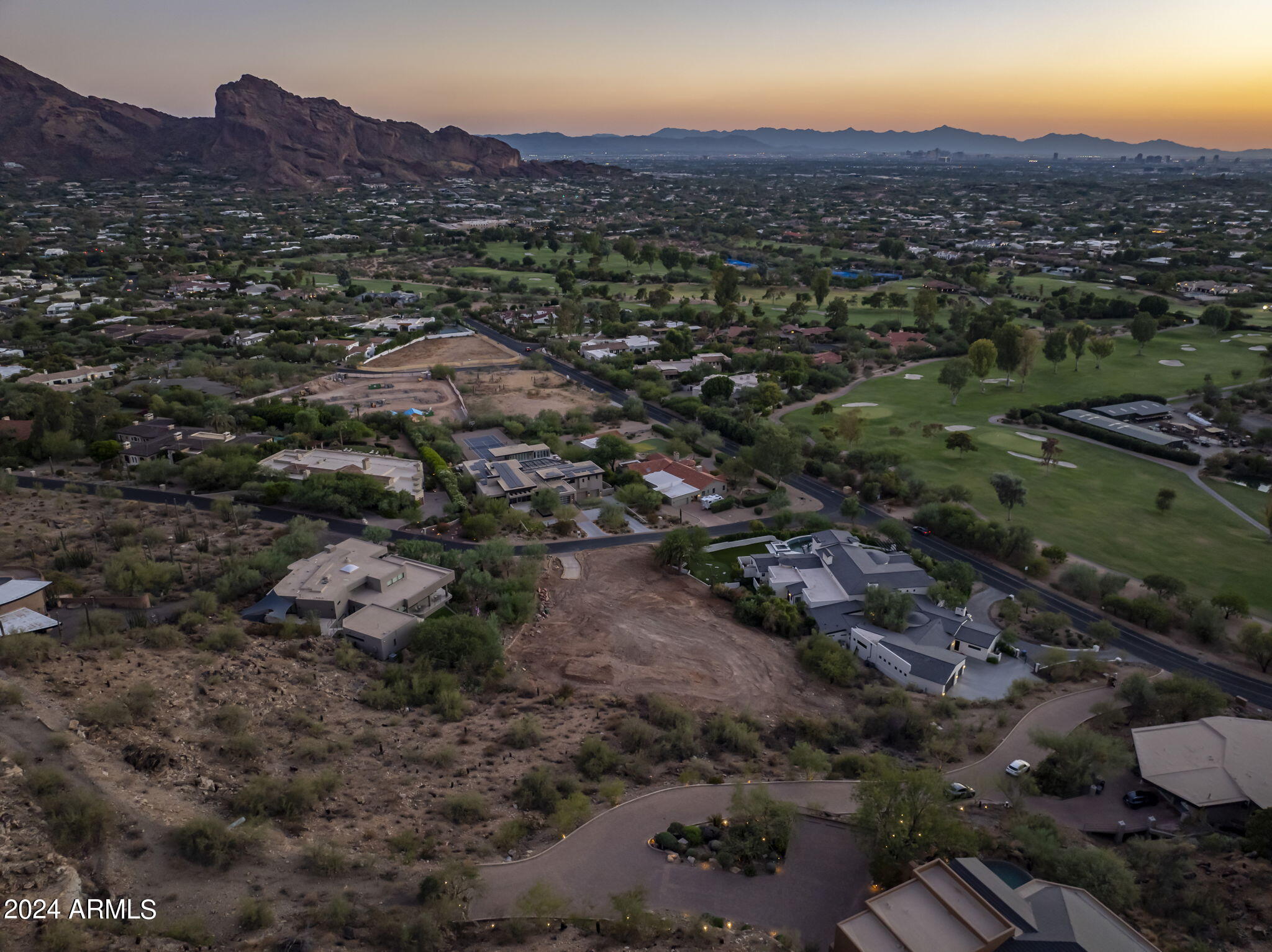 PARADISE VALLEY ESTATES - Land