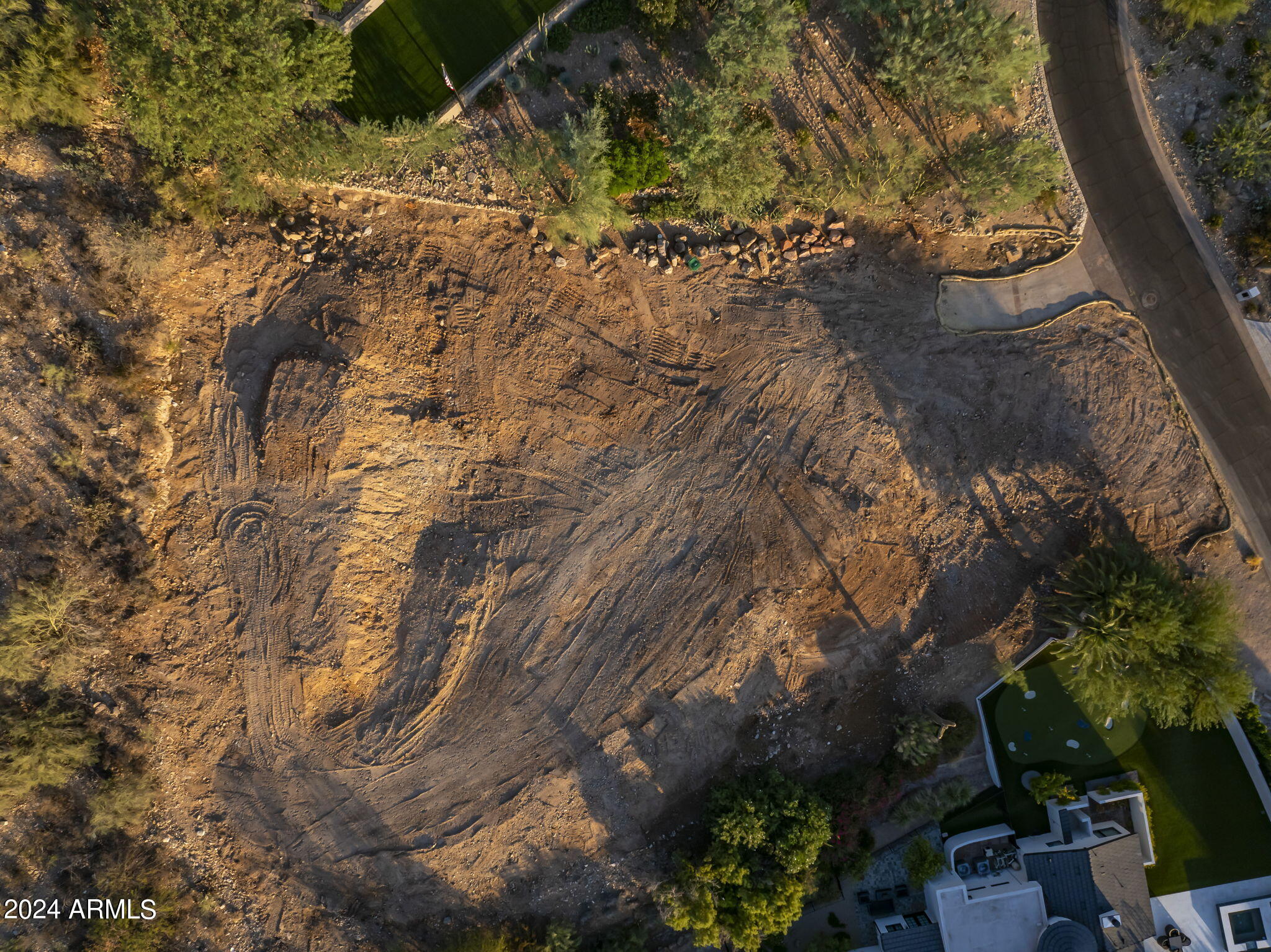 PARADISE VALLEY ESTATES - Land