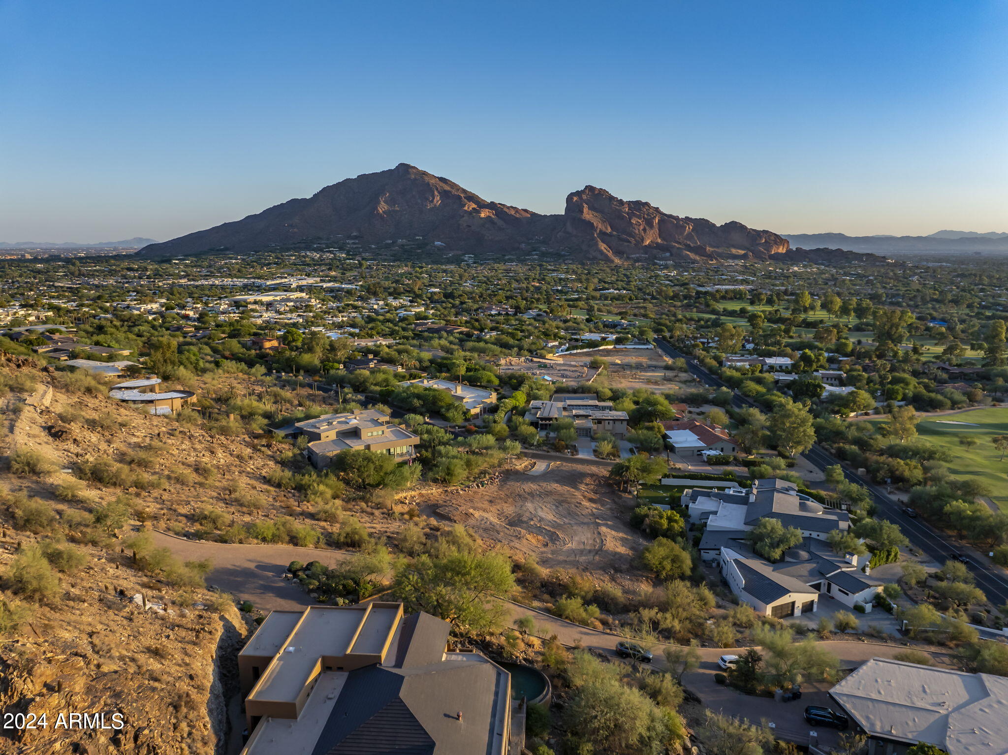 PARADISE VALLEY ESTATES - Land