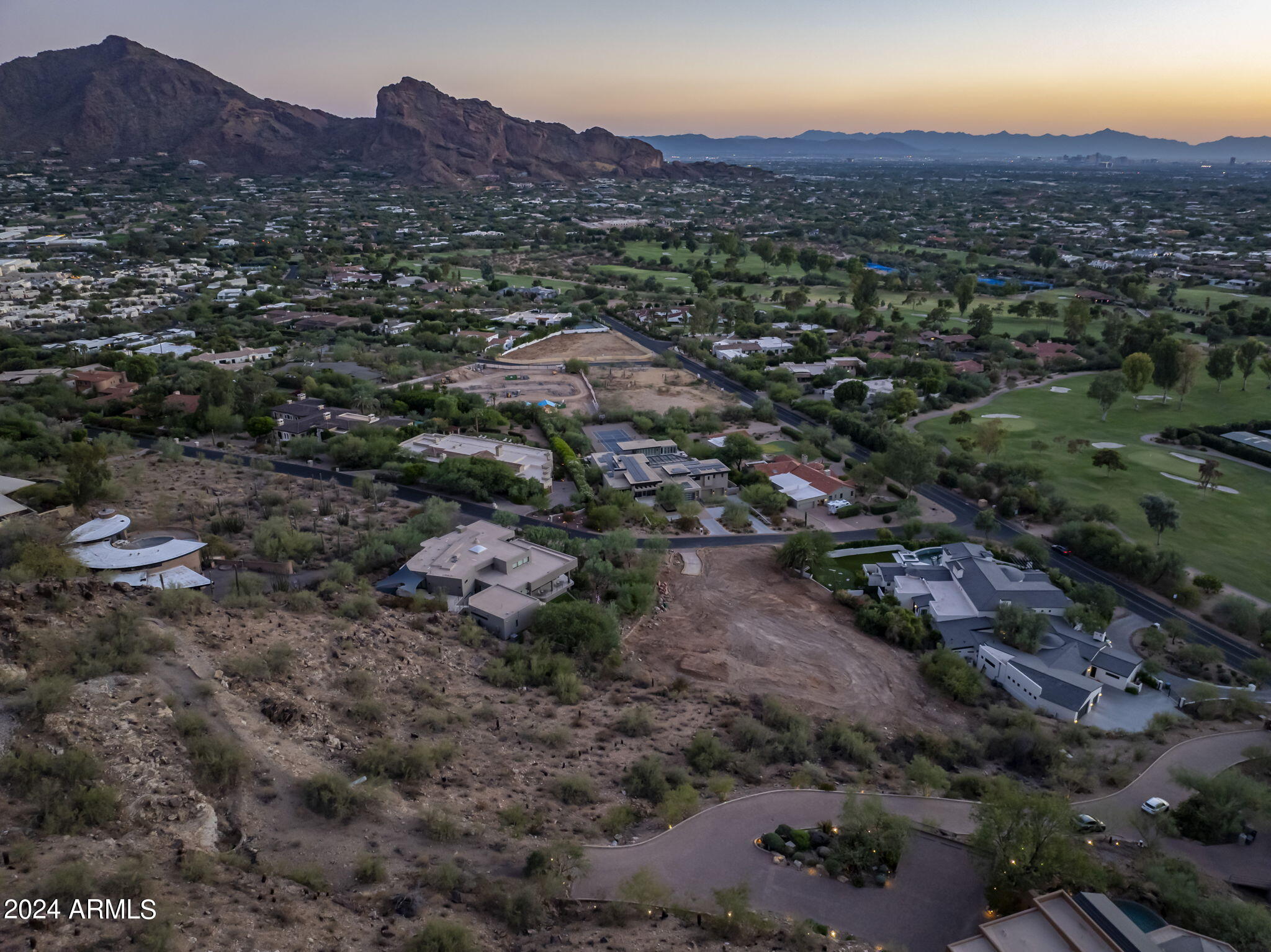 PARADISE VALLEY ESTATES - Land