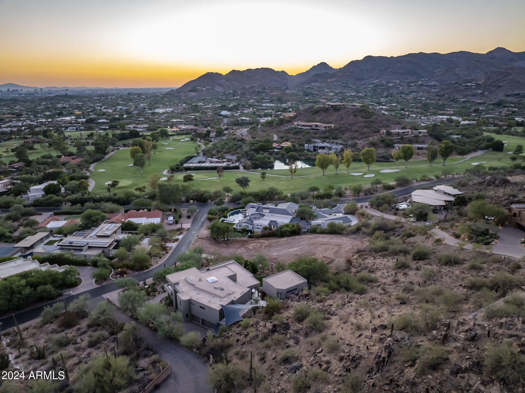PARADISE VALLEY ESTATES - Land