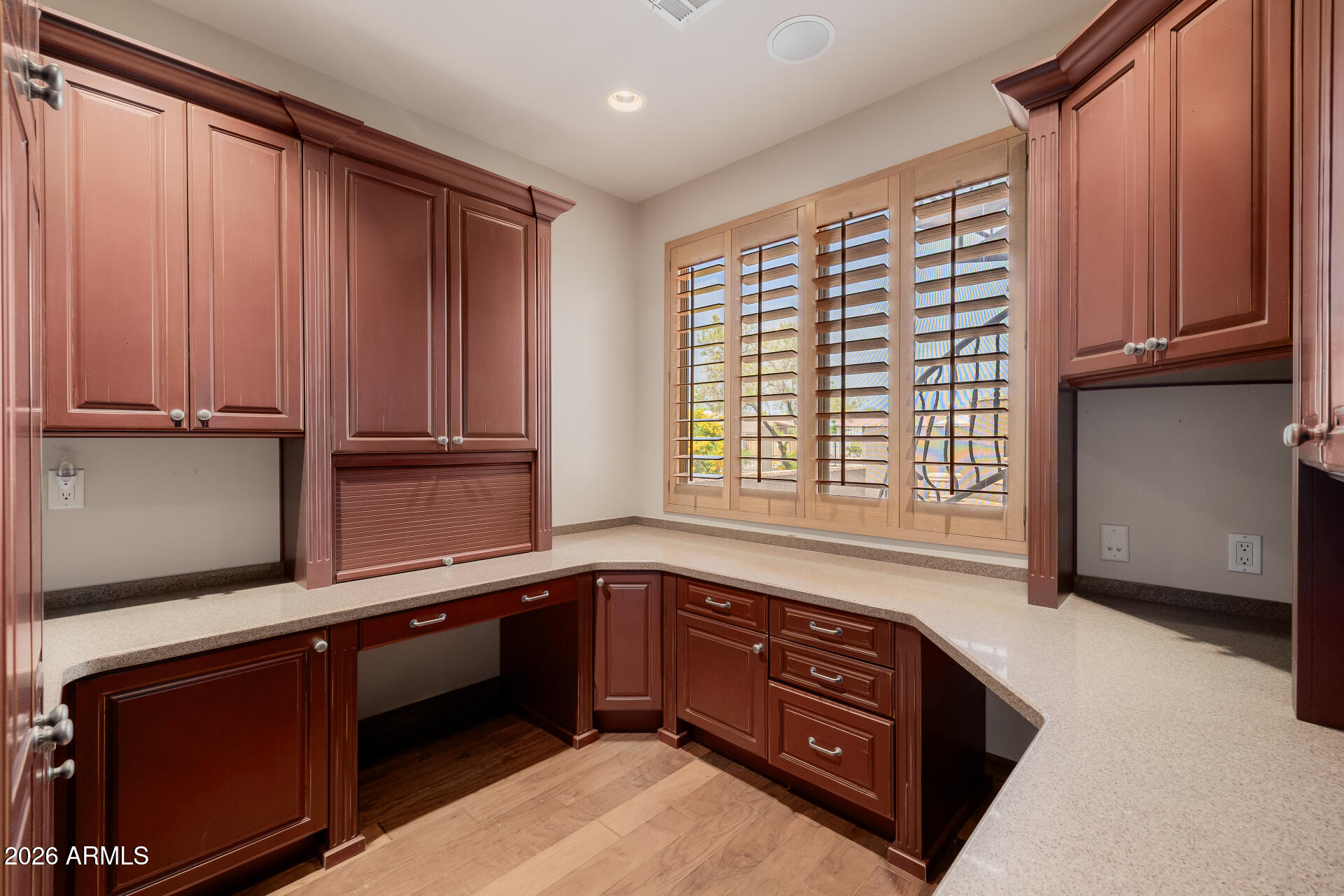 COUNTY ISLAND - Residential
