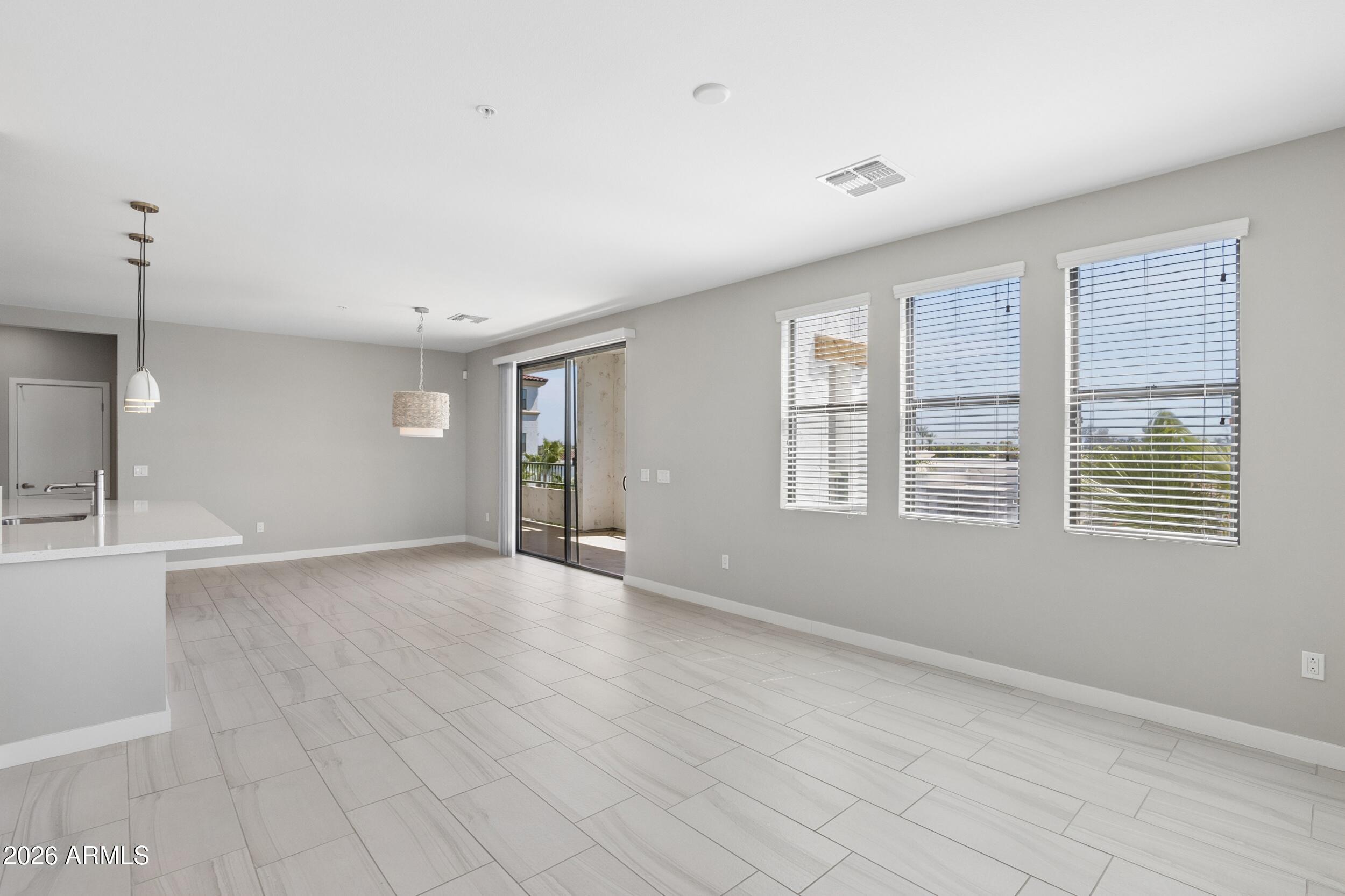 CAYS AT DOWNTOWN OCOTILLO CONDOMINIUM AMD REPLAT - Residential