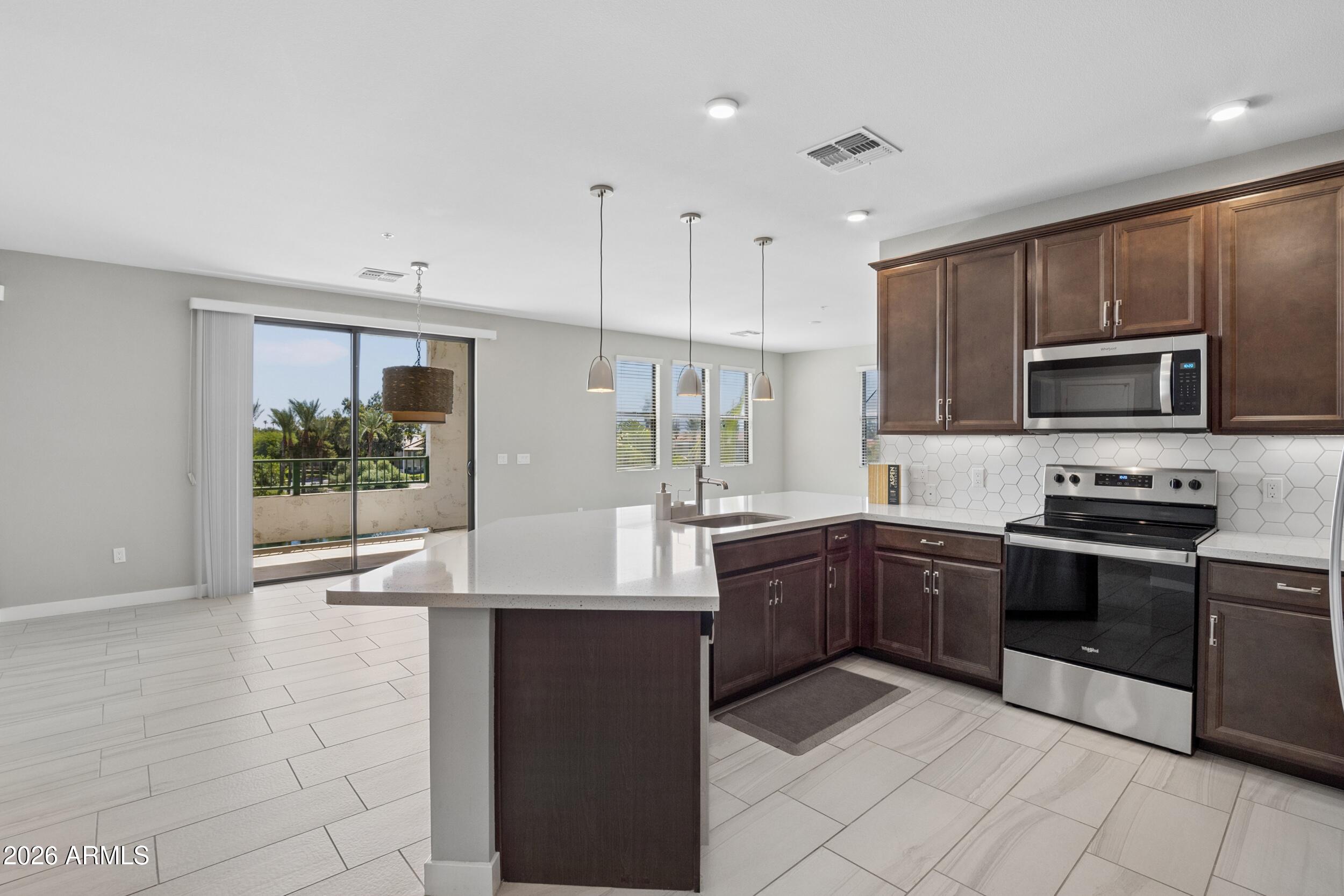 CAYS AT DOWNTOWN OCOTILLO CONDOMINIUM AMD REPLAT - Residential