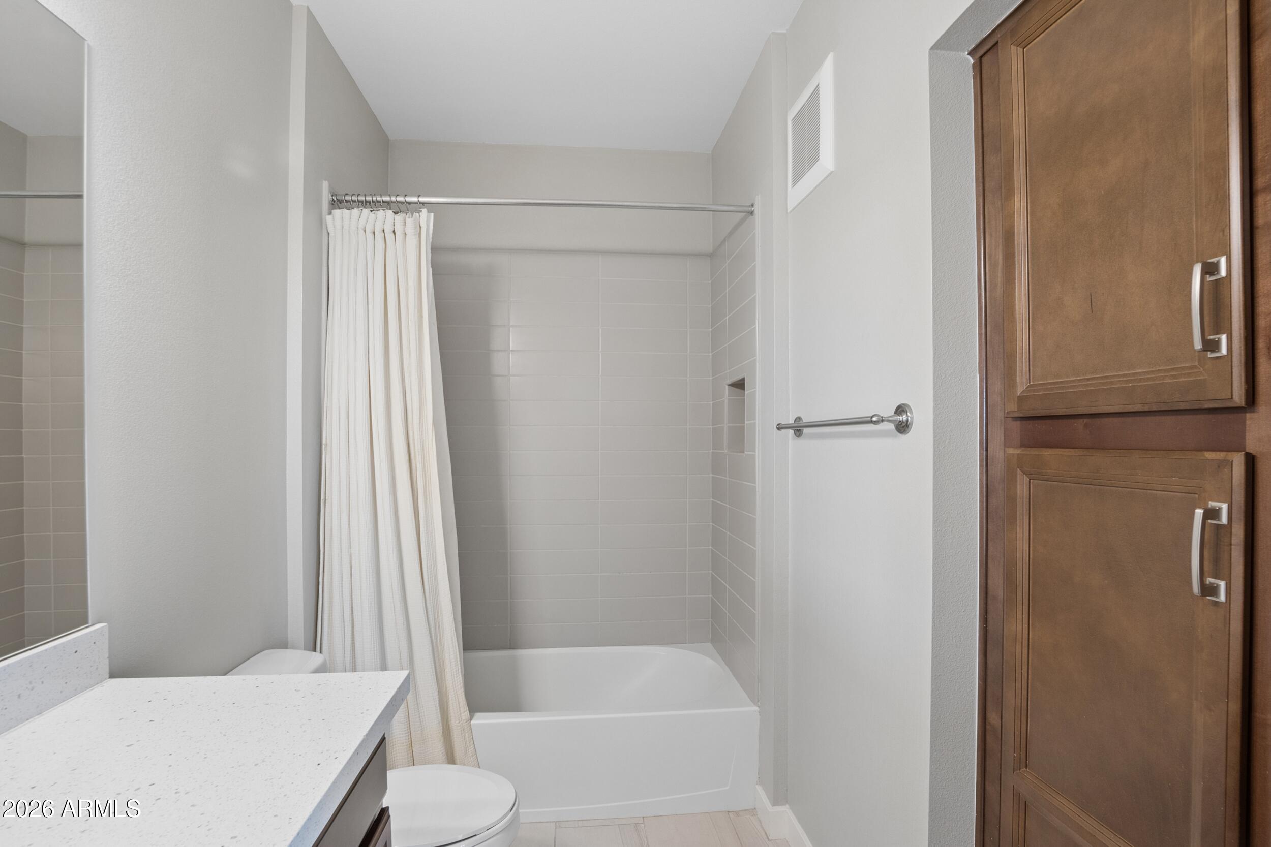 CAYS AT DOWNTOWN OCOTILLO CONDOMINIUM AMD REPLAT - Residential
