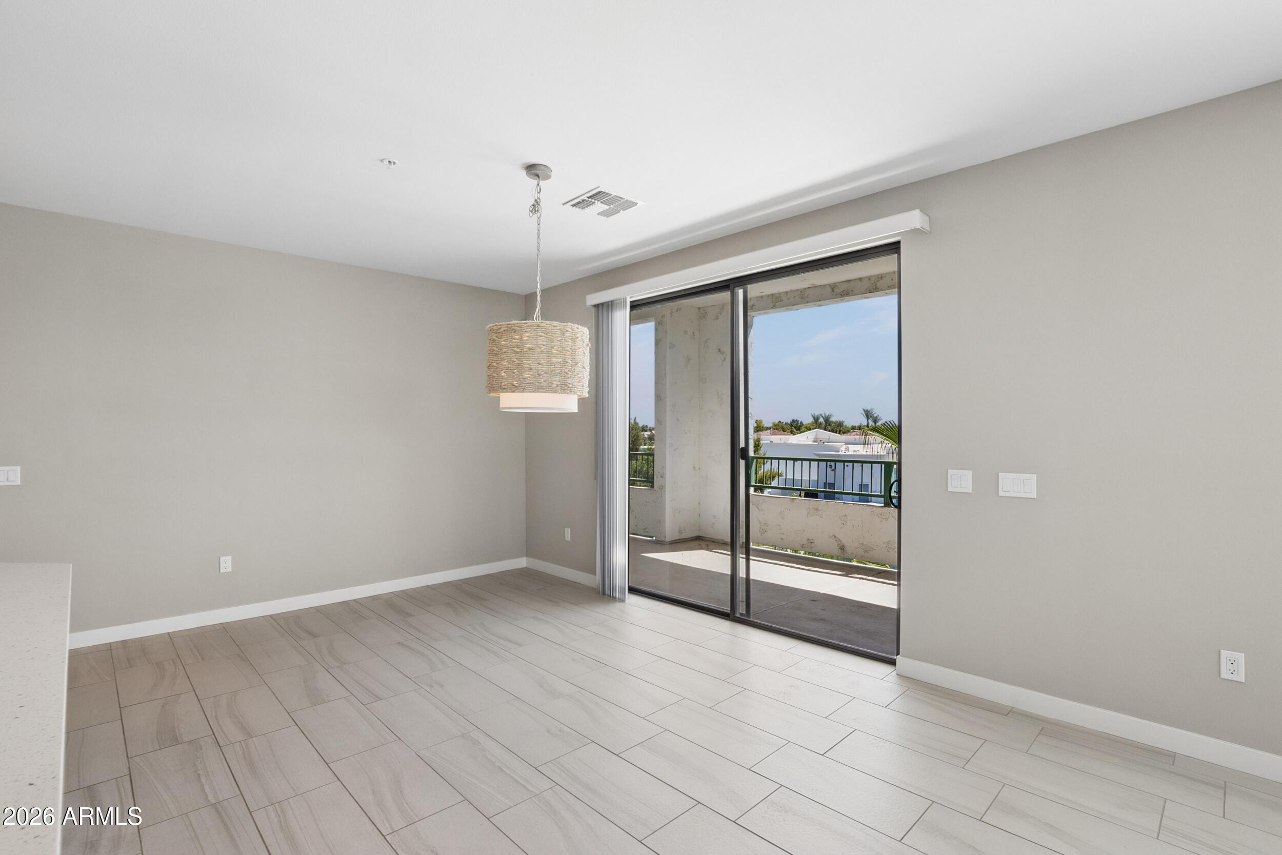 CAYS AT DOWNTOWN OCOTILLO CONDOMINIUM AMD REPLAT - Residential