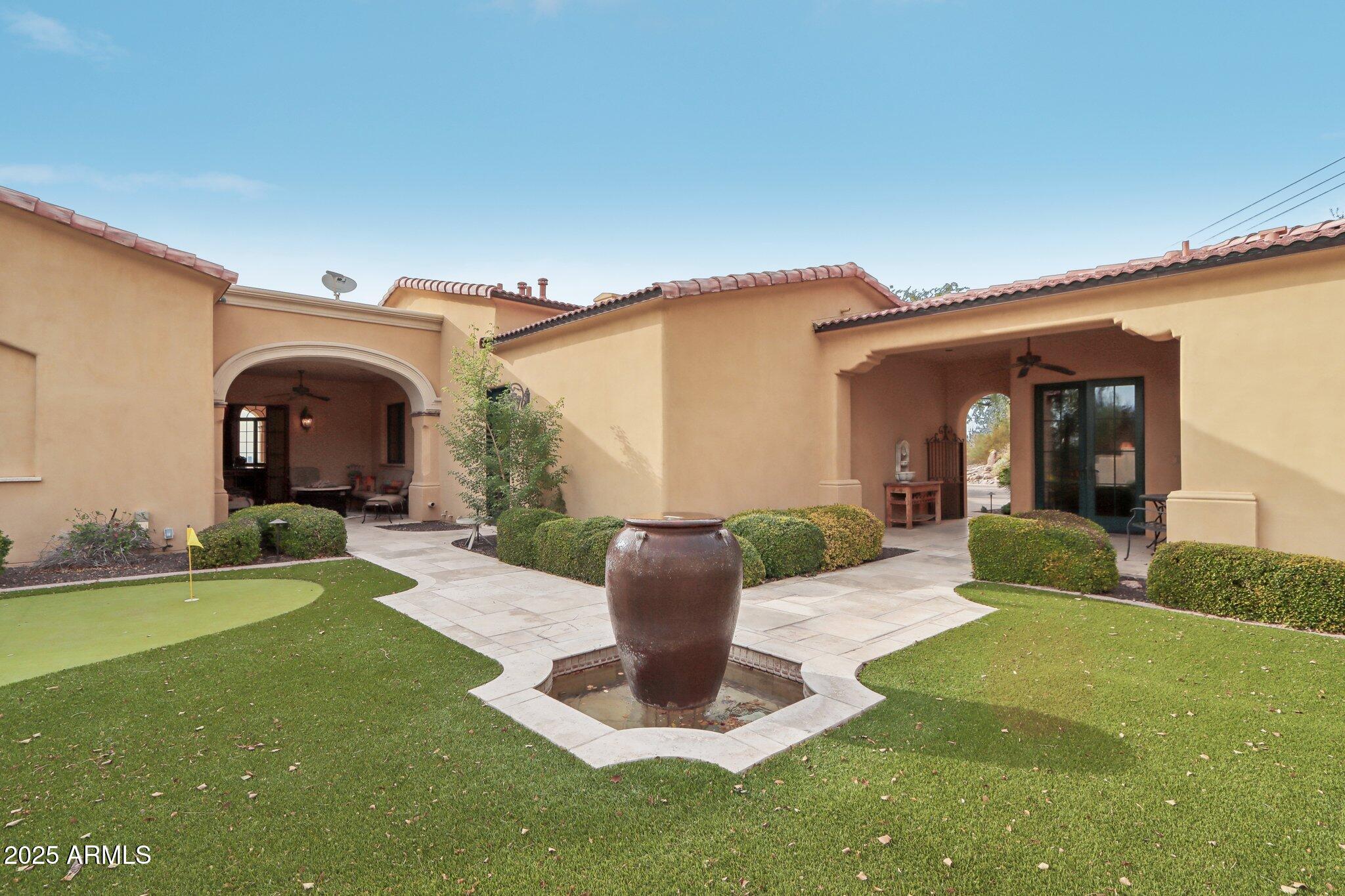 RED ROCK • ARCADIA - Residential