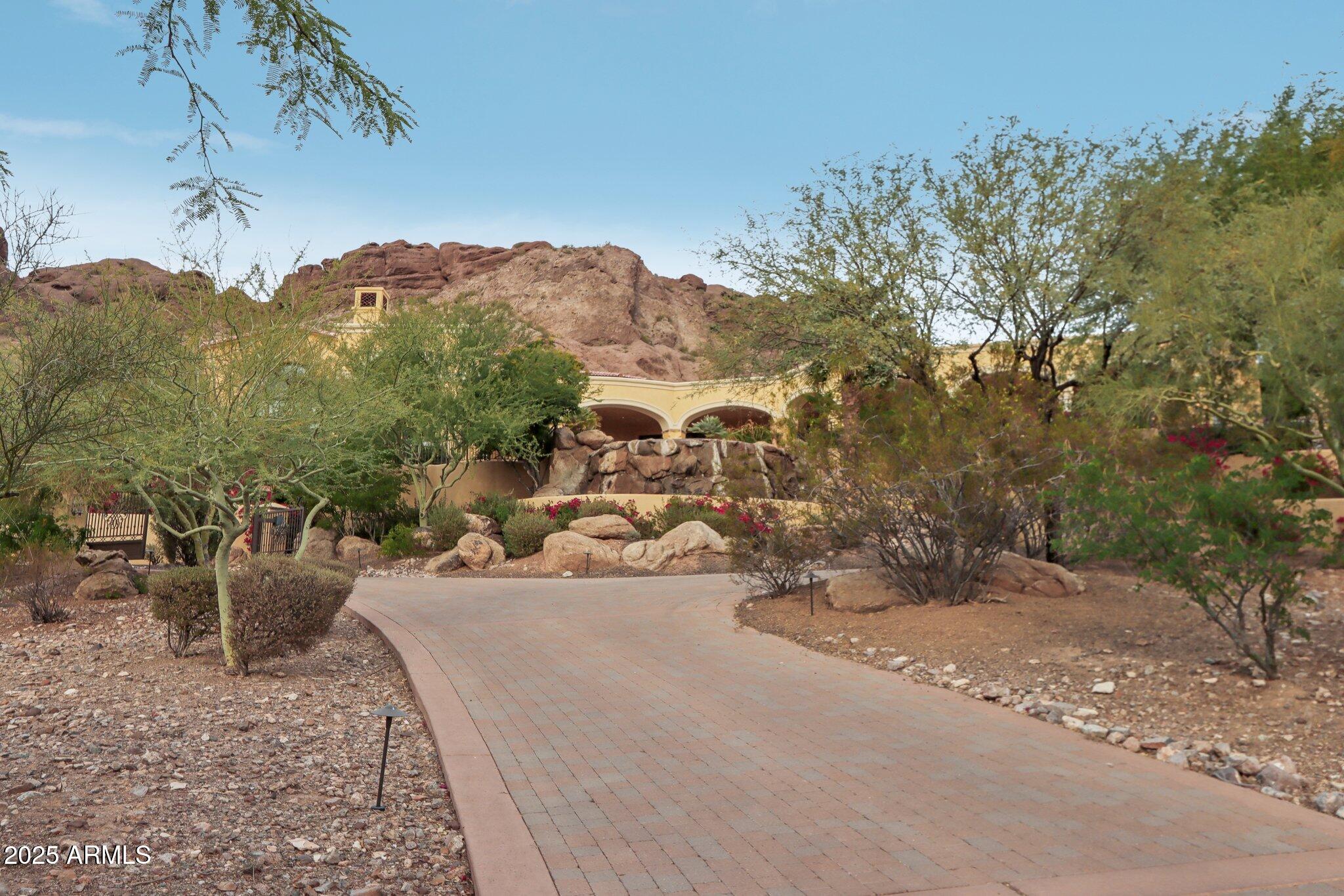 RED ROCK • ARCADIA - Residential