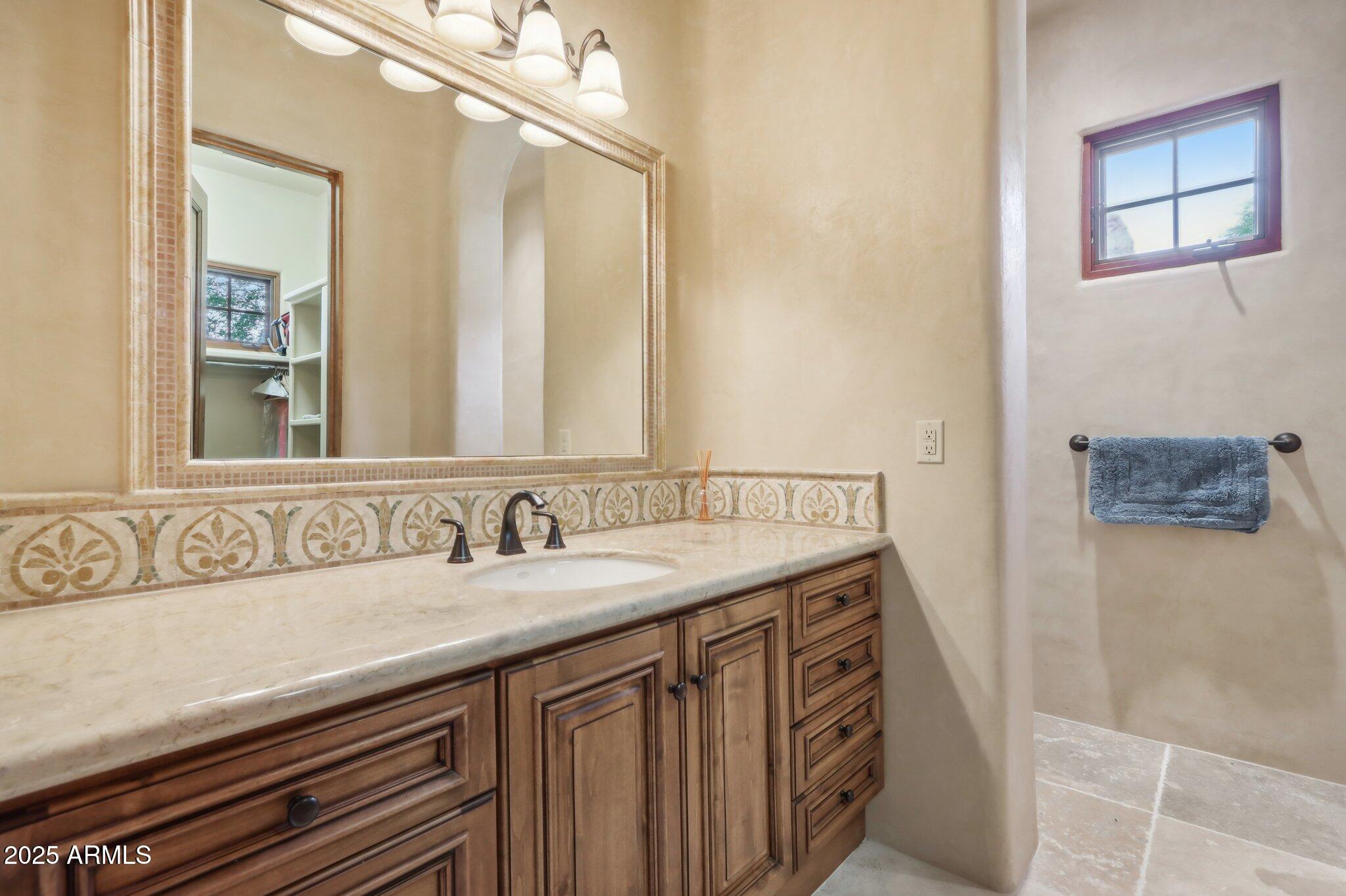RED ROCK • ARCADIA - Residential