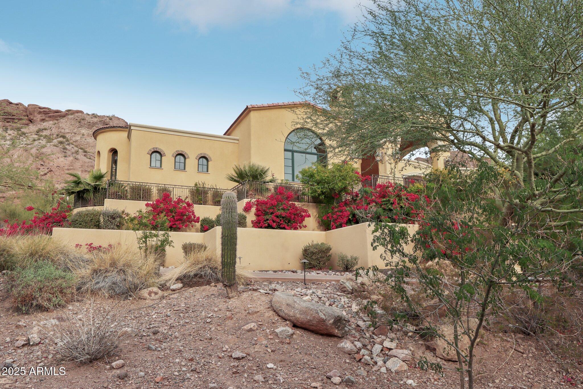 RED ROCK • ARCADIA - Residential