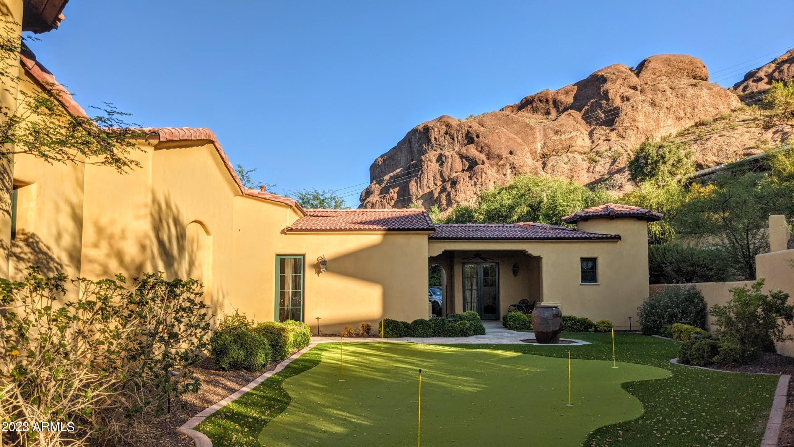 RED ROCK • ARCADIA - Residential