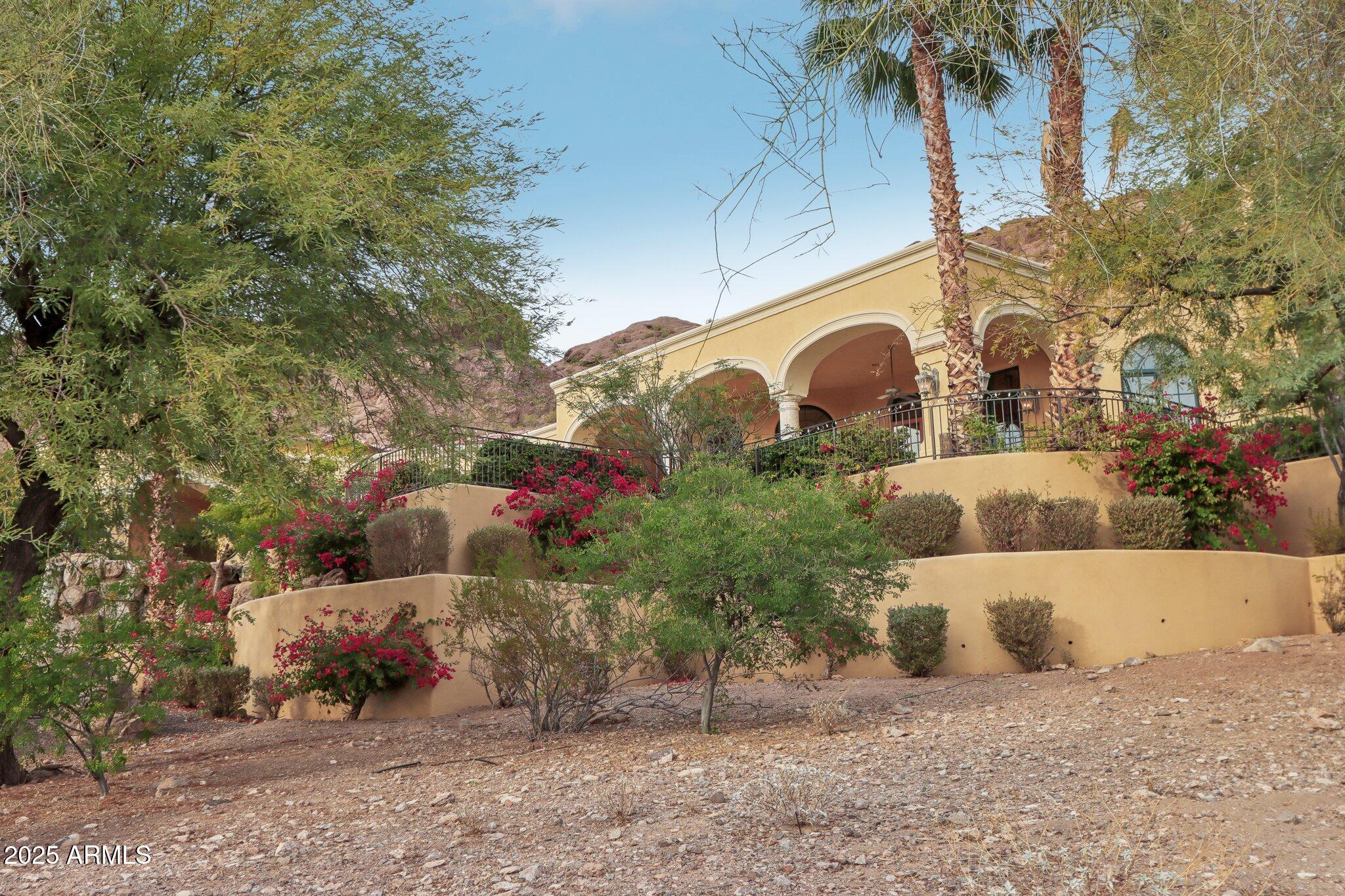 RED ROCK • ARCADIA - Residential