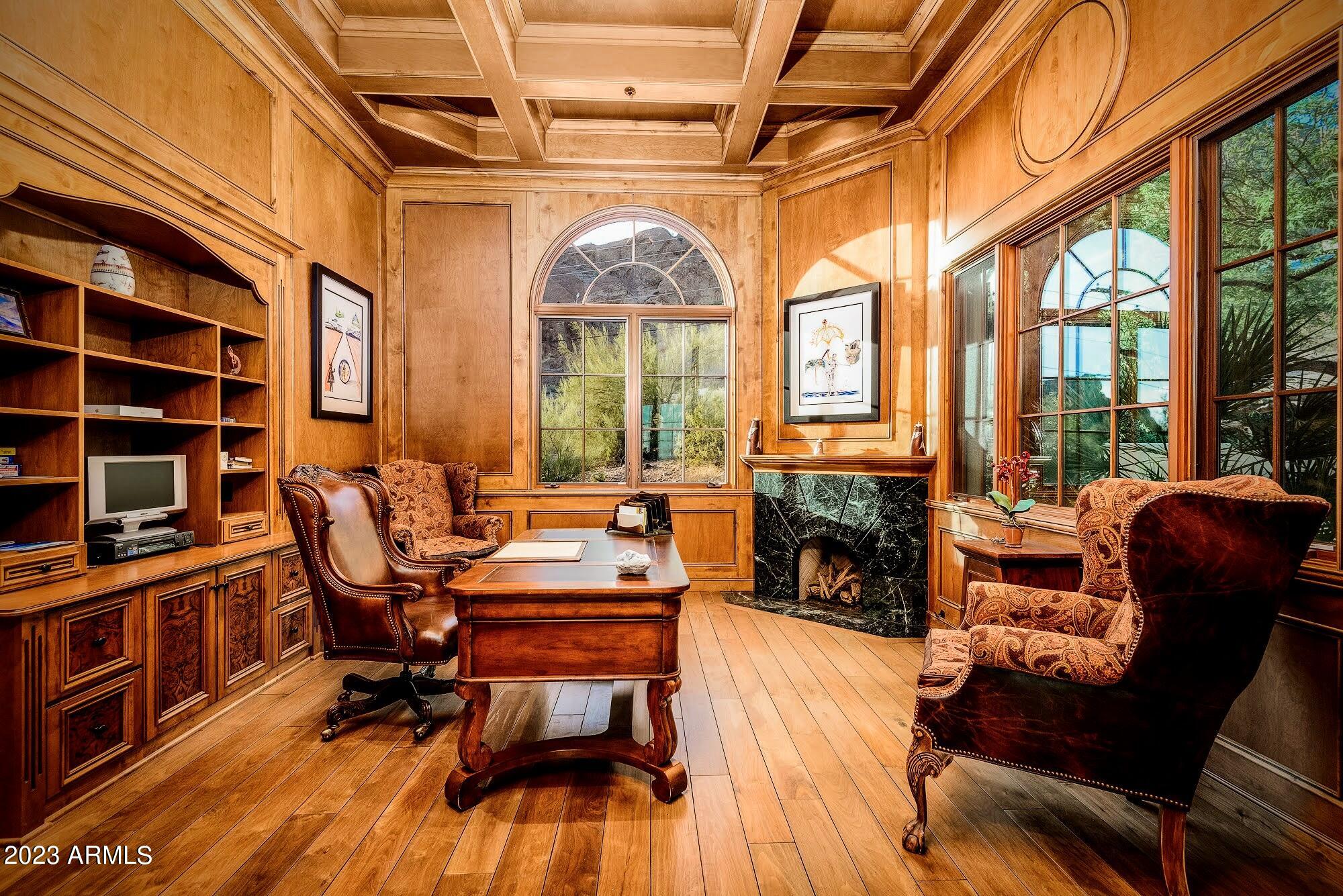 RED ROCK • ARCADIA - Residential