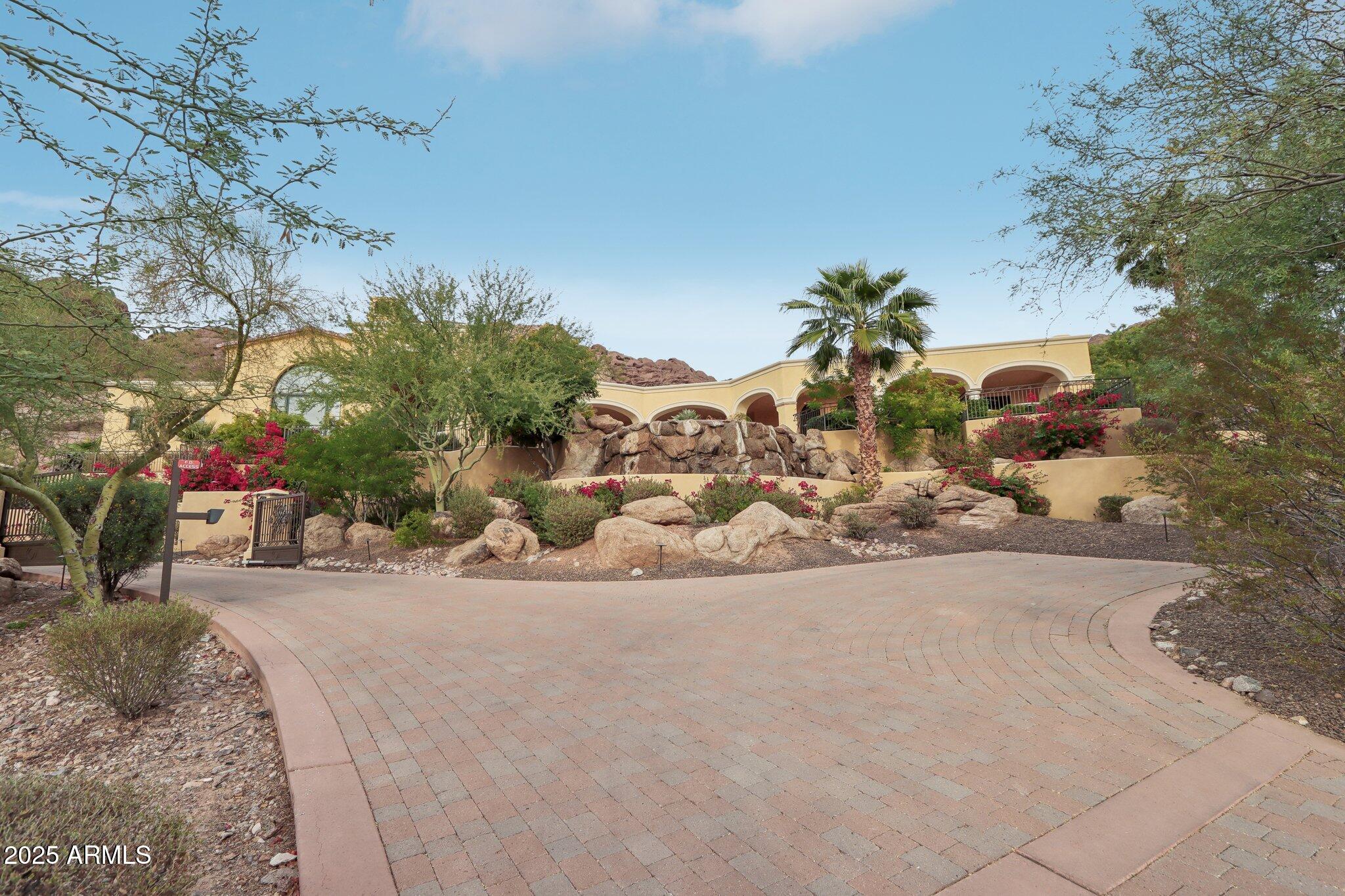 RED ROCK • ARCADIA - Residential