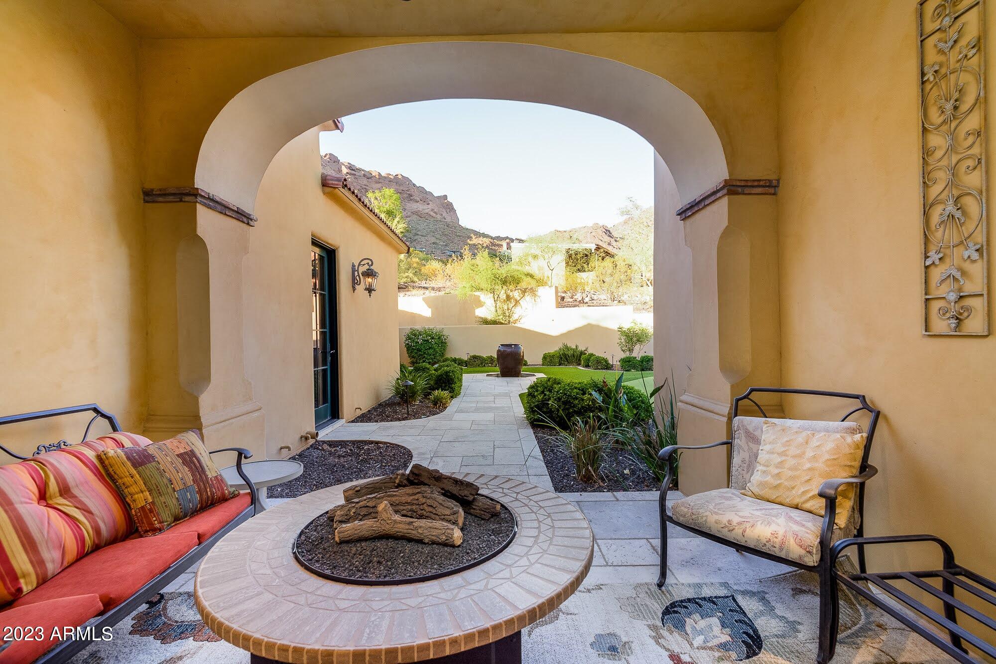 RED ROCK • ARCADIA - Residential