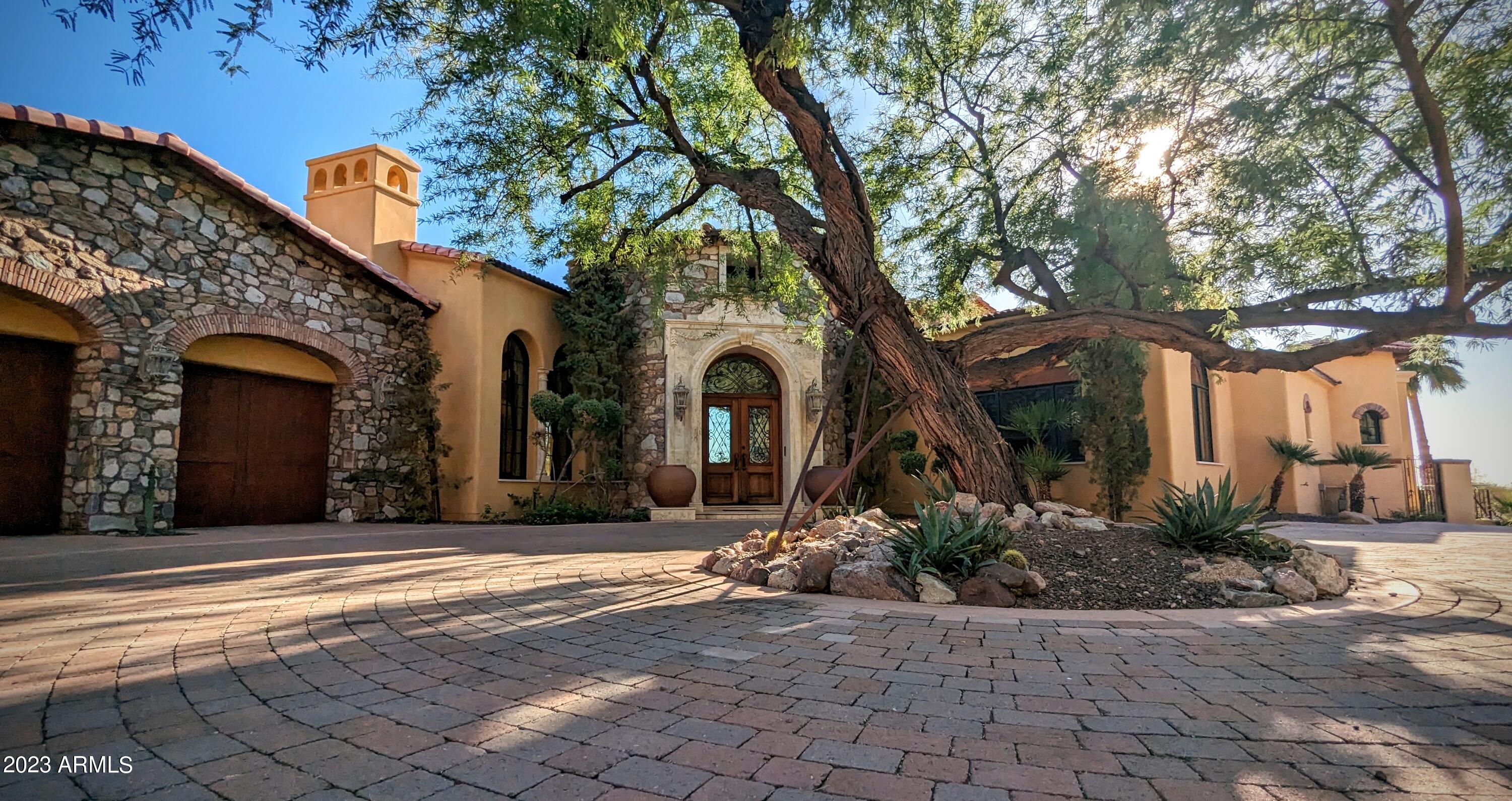 RED ROCK • ARCADIA - Residential