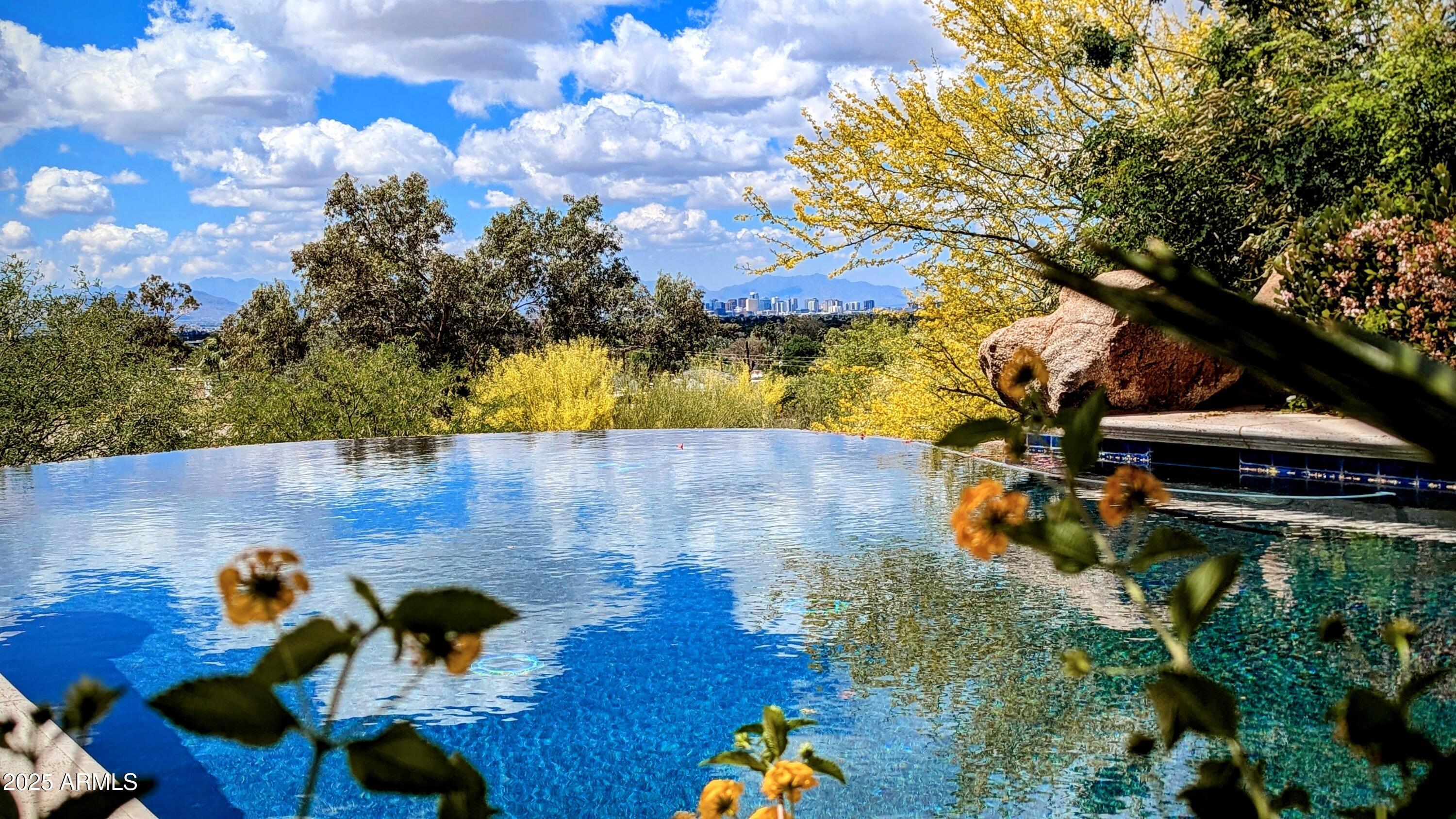 RED ROCK • ARCADIA - Residential