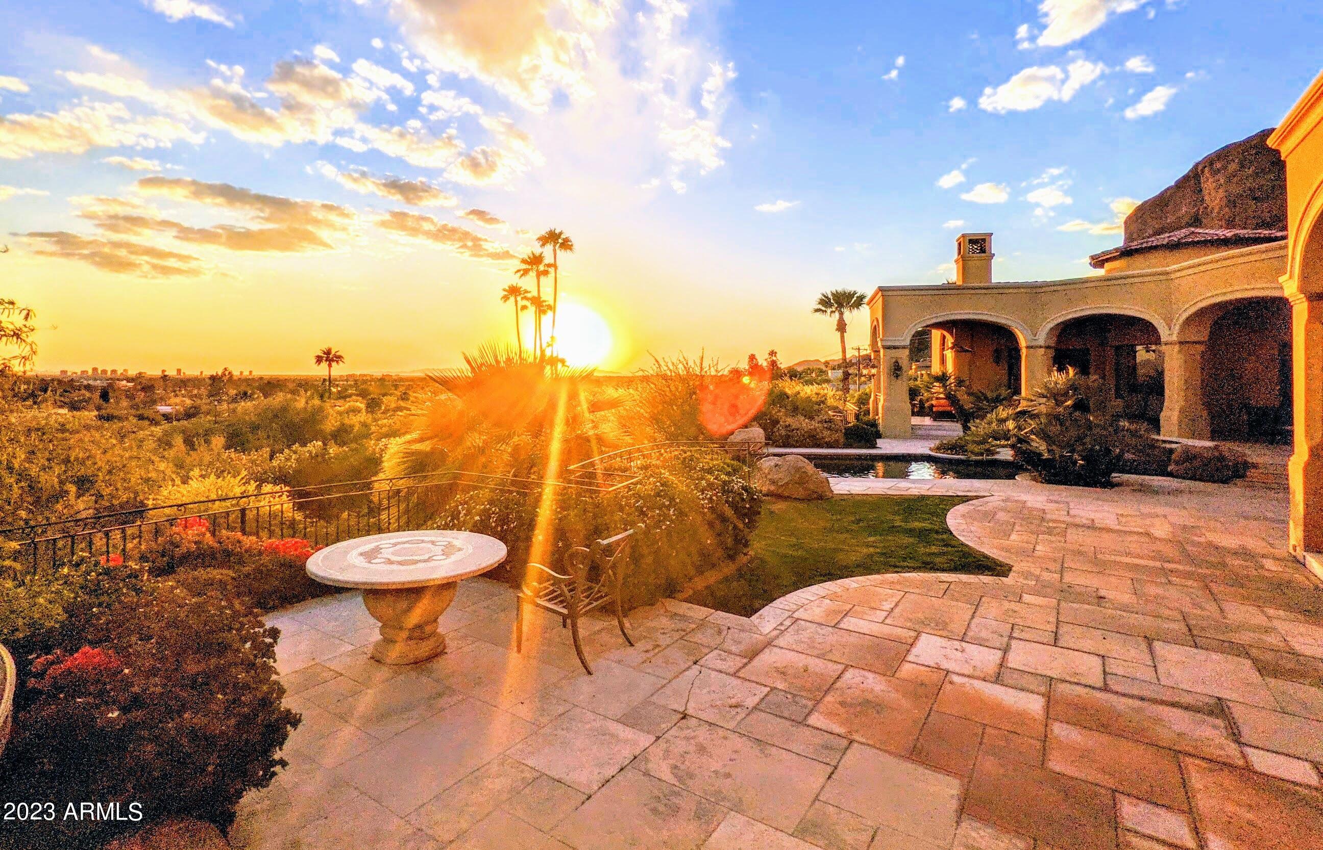 RED ROCK • ARCADIA - Residential