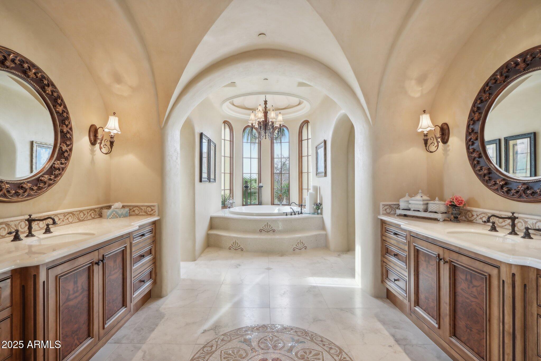 RED ROCK • ARCADIA - Residential