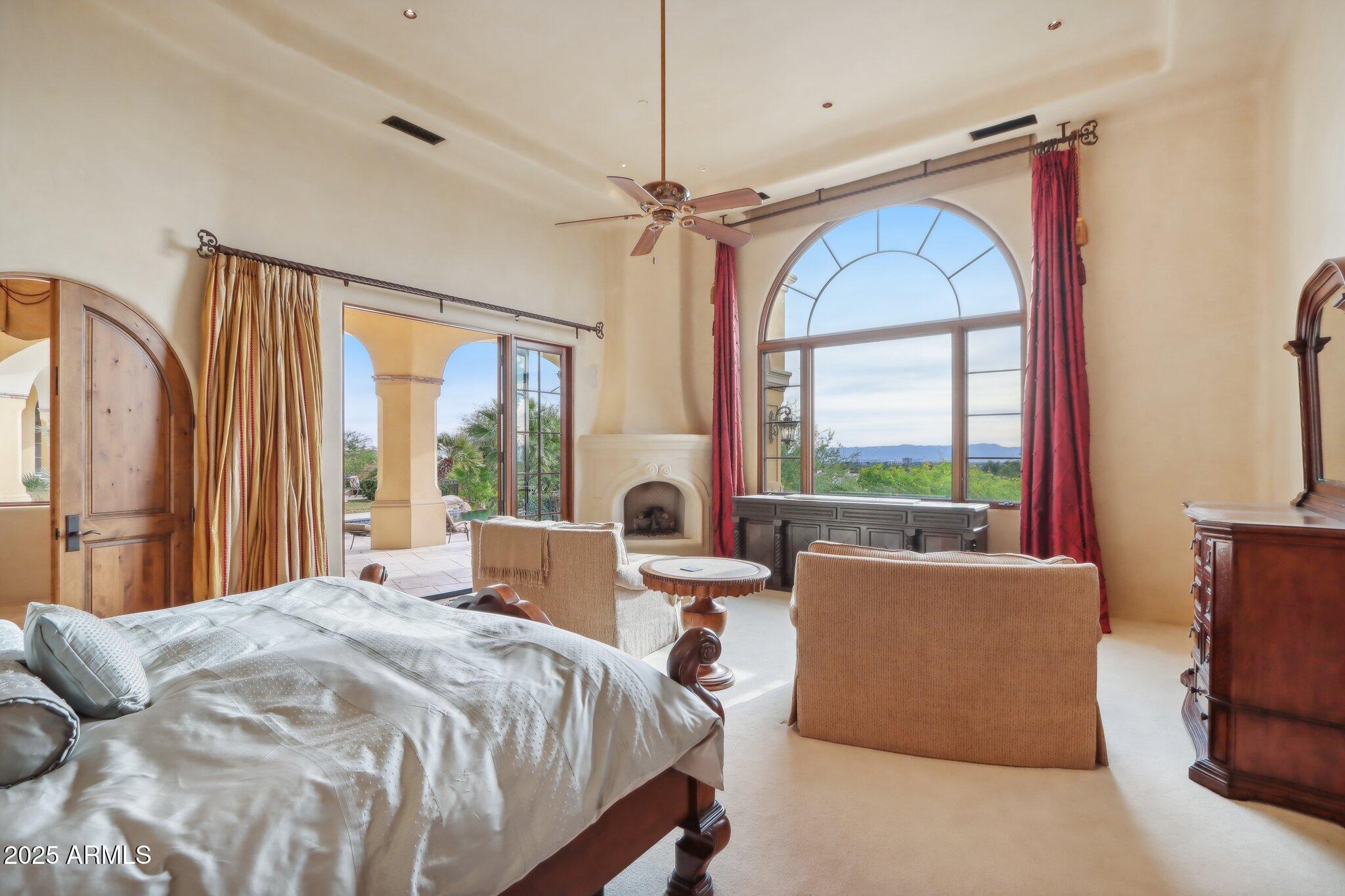 RED ROCK • ARCADIA - Residential