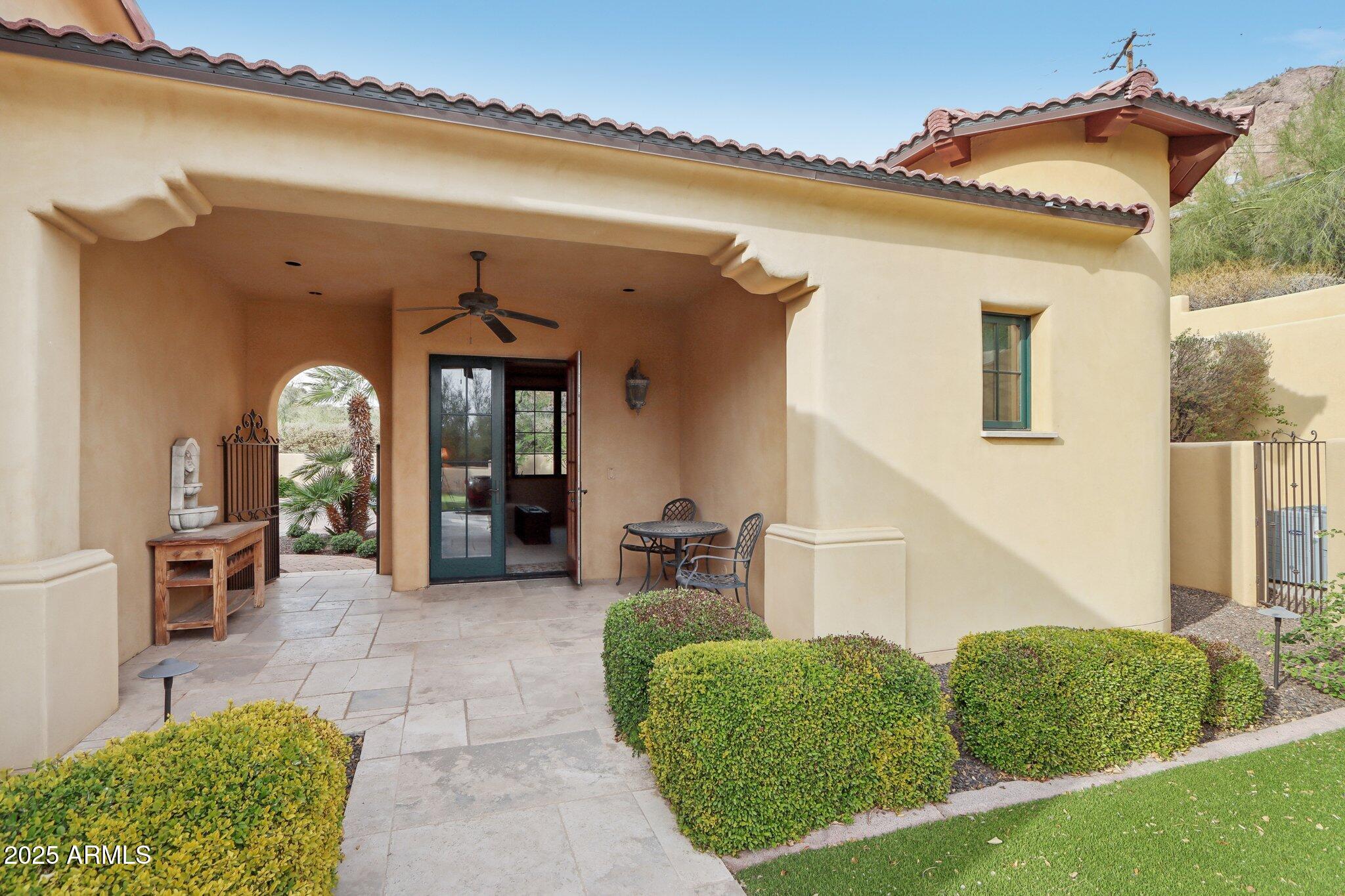 RED ROCK • ARCADIA - Residential