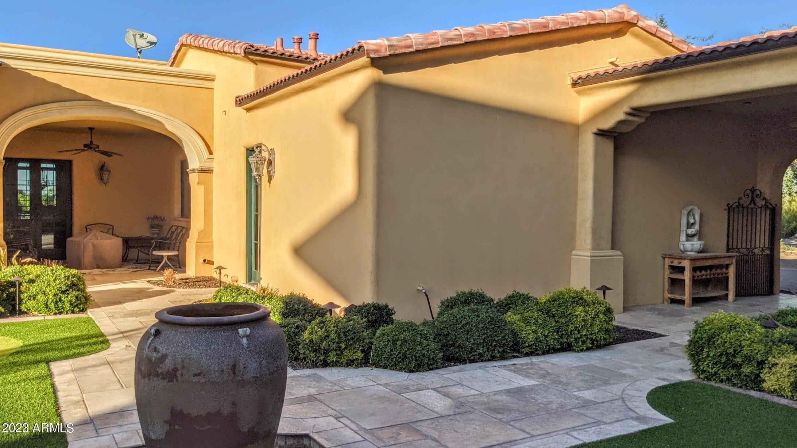 RED ROCK • ARCADIA - Residential