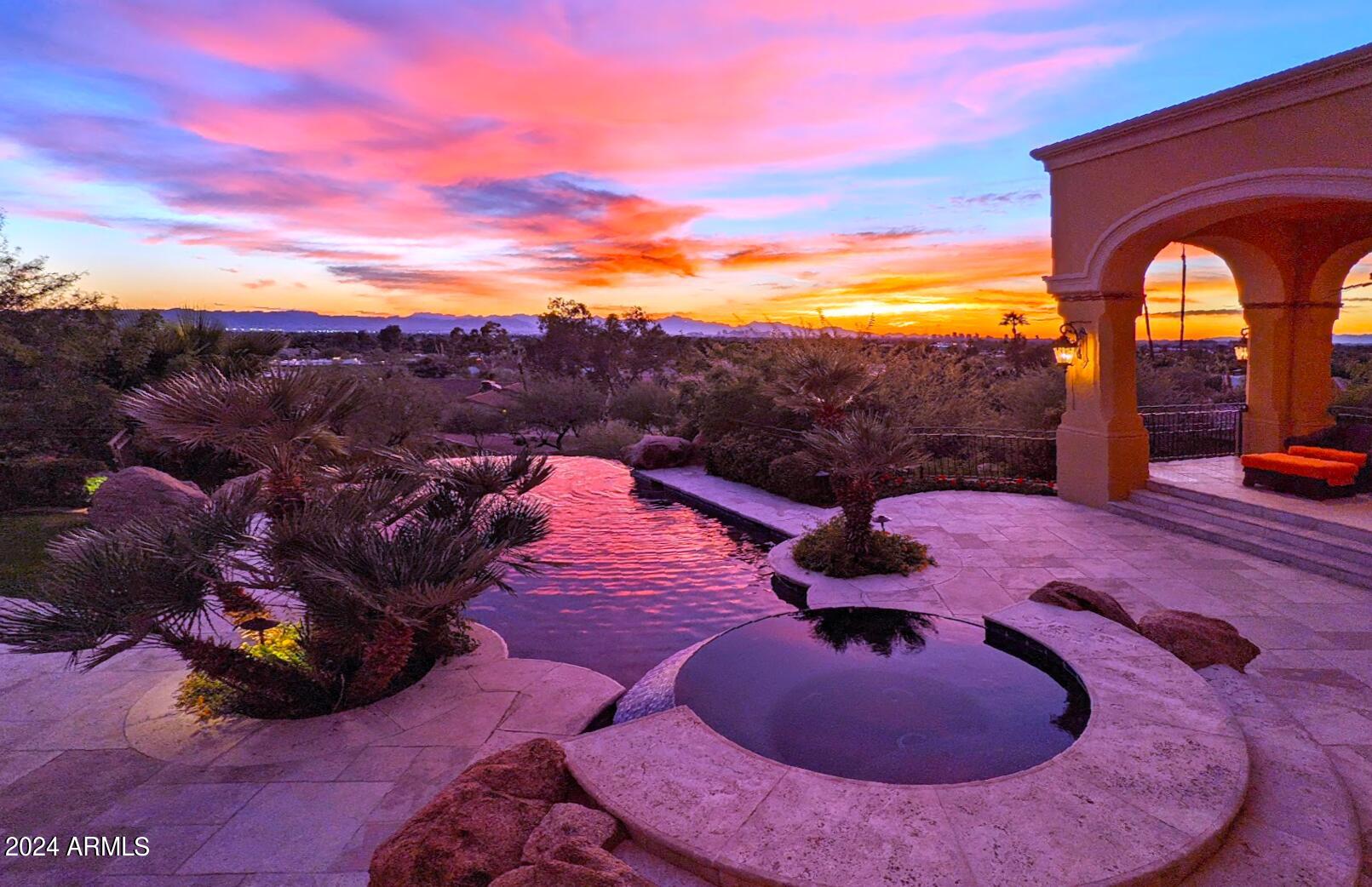 RED ROCK • ARCADIA - Residential