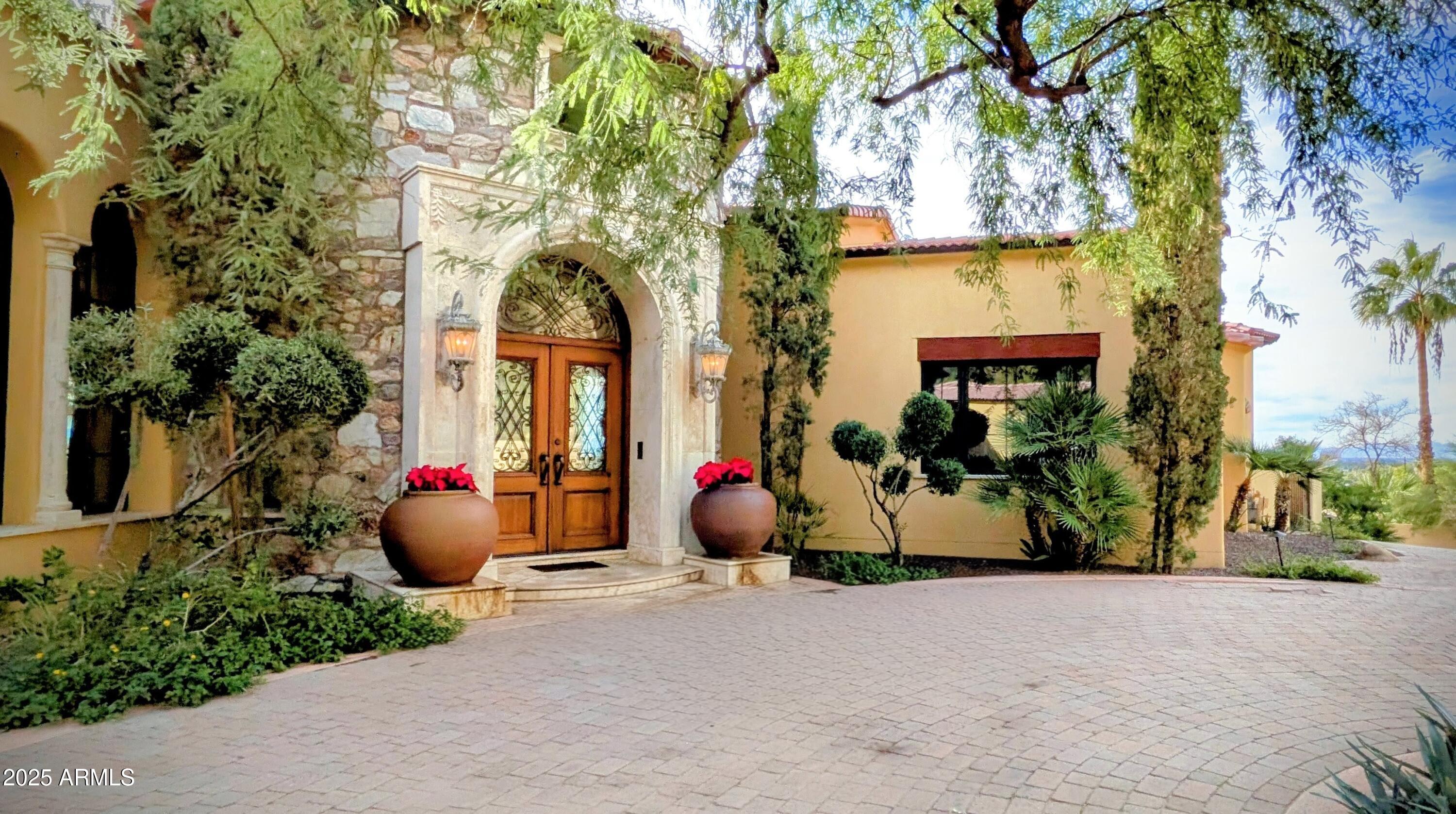 RED ROCK • ARCADIA - Residential