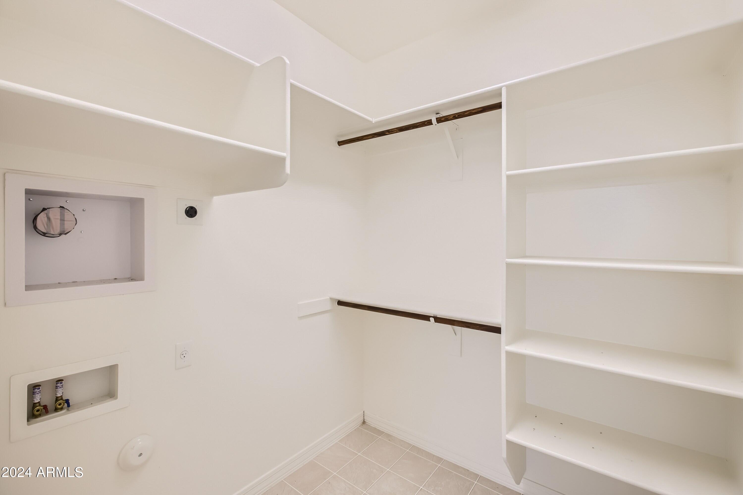 3 J'S COUNTRY ESTATES - Residential