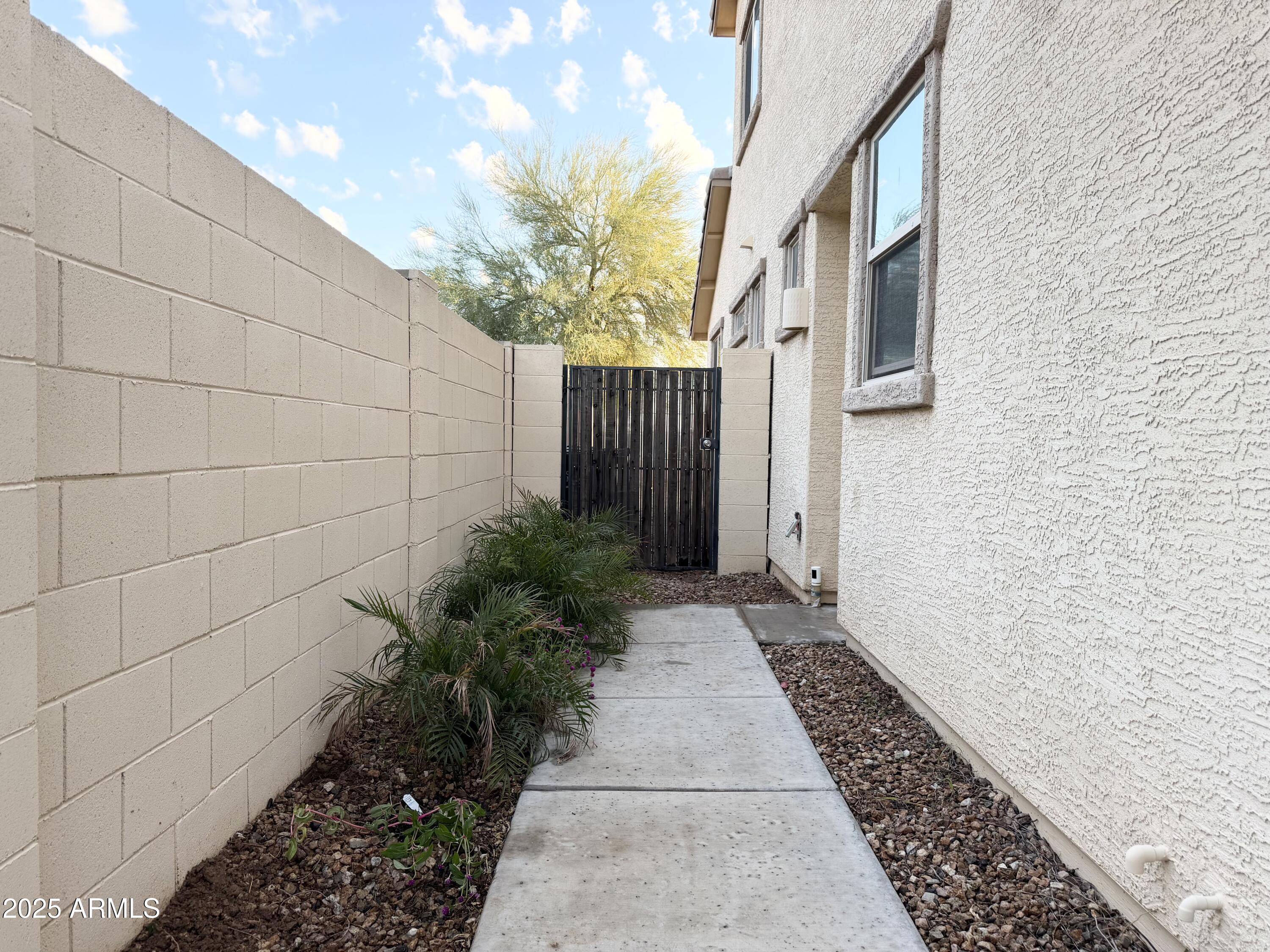 3 J'S COUNTRY ESTATES - Residential