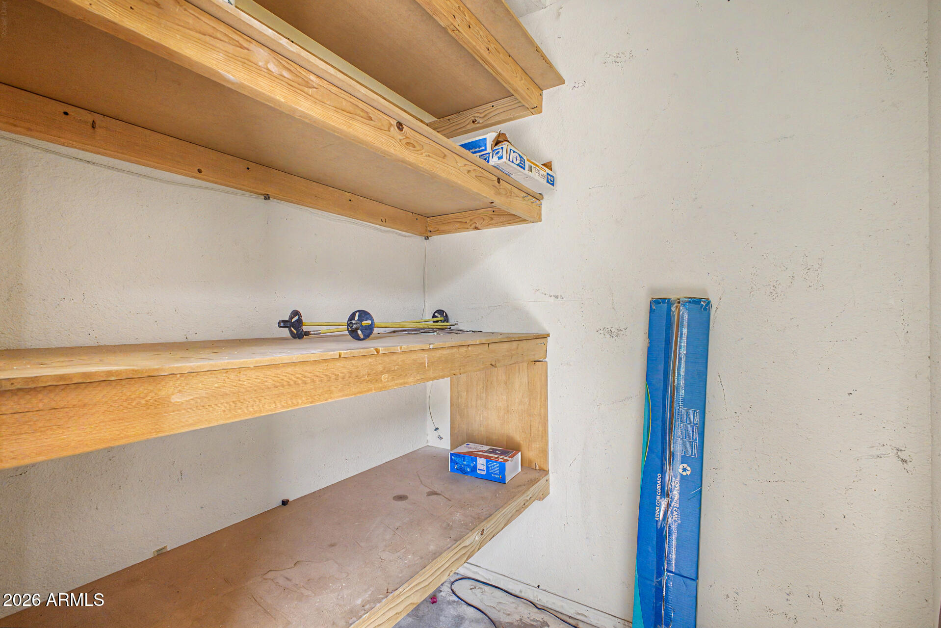 KINGSDALE CONDOMINIUMS UNIT 12 - Residential