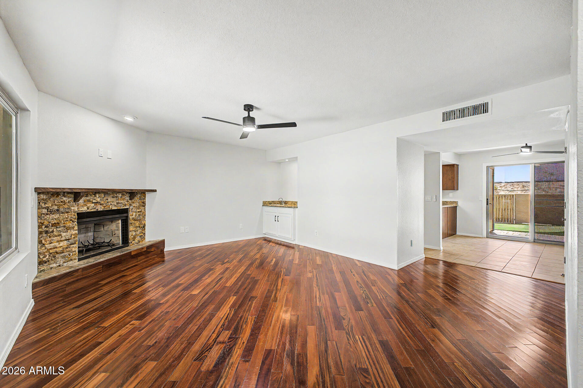 KINGSDALE CONDOMINIUMS UNIT 12 - Residential