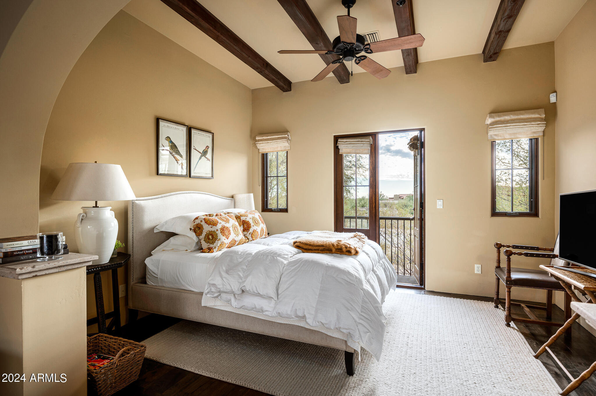 WHISPER ROCK - Residential