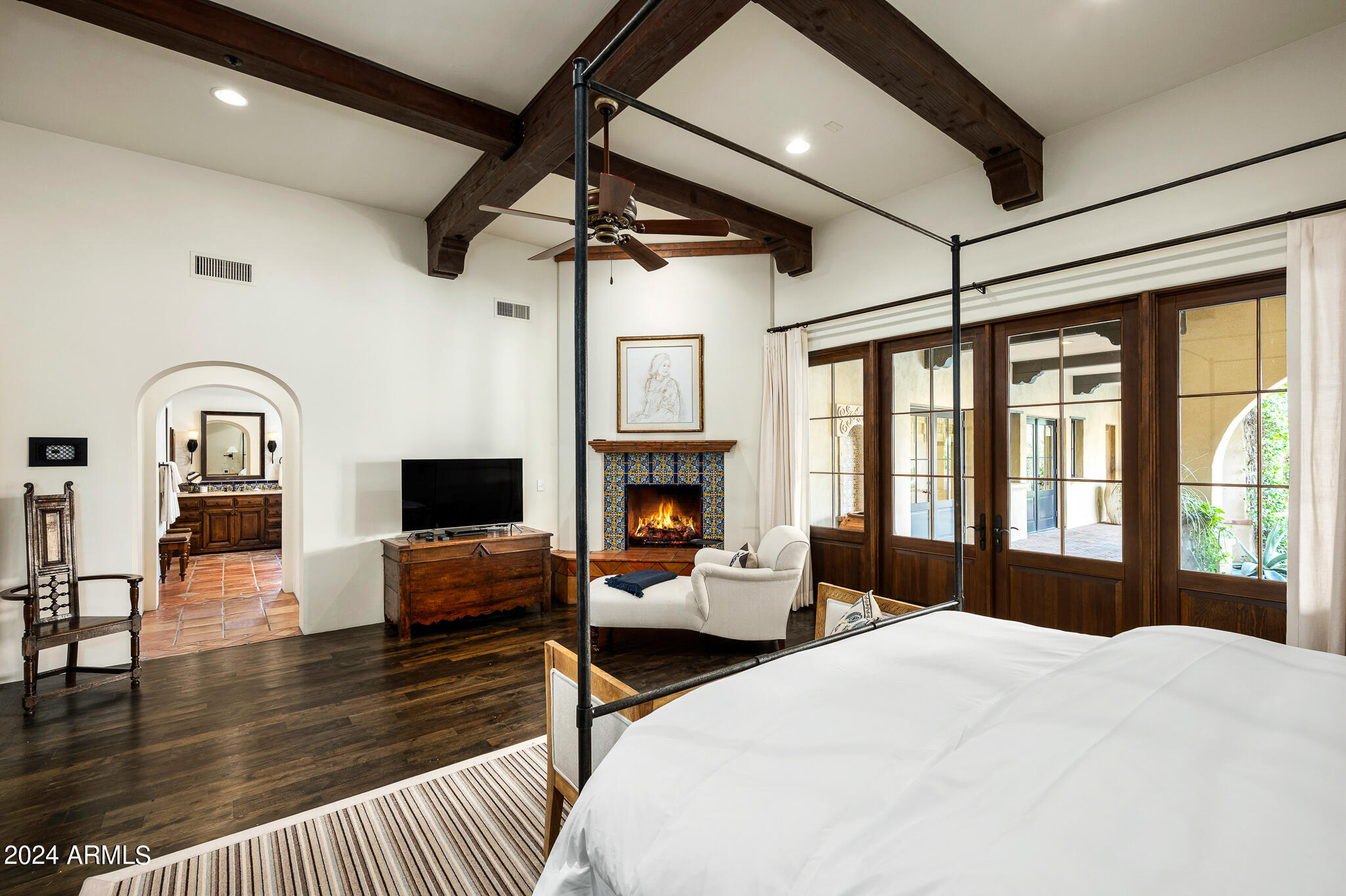WHISPER ROCK - Residential