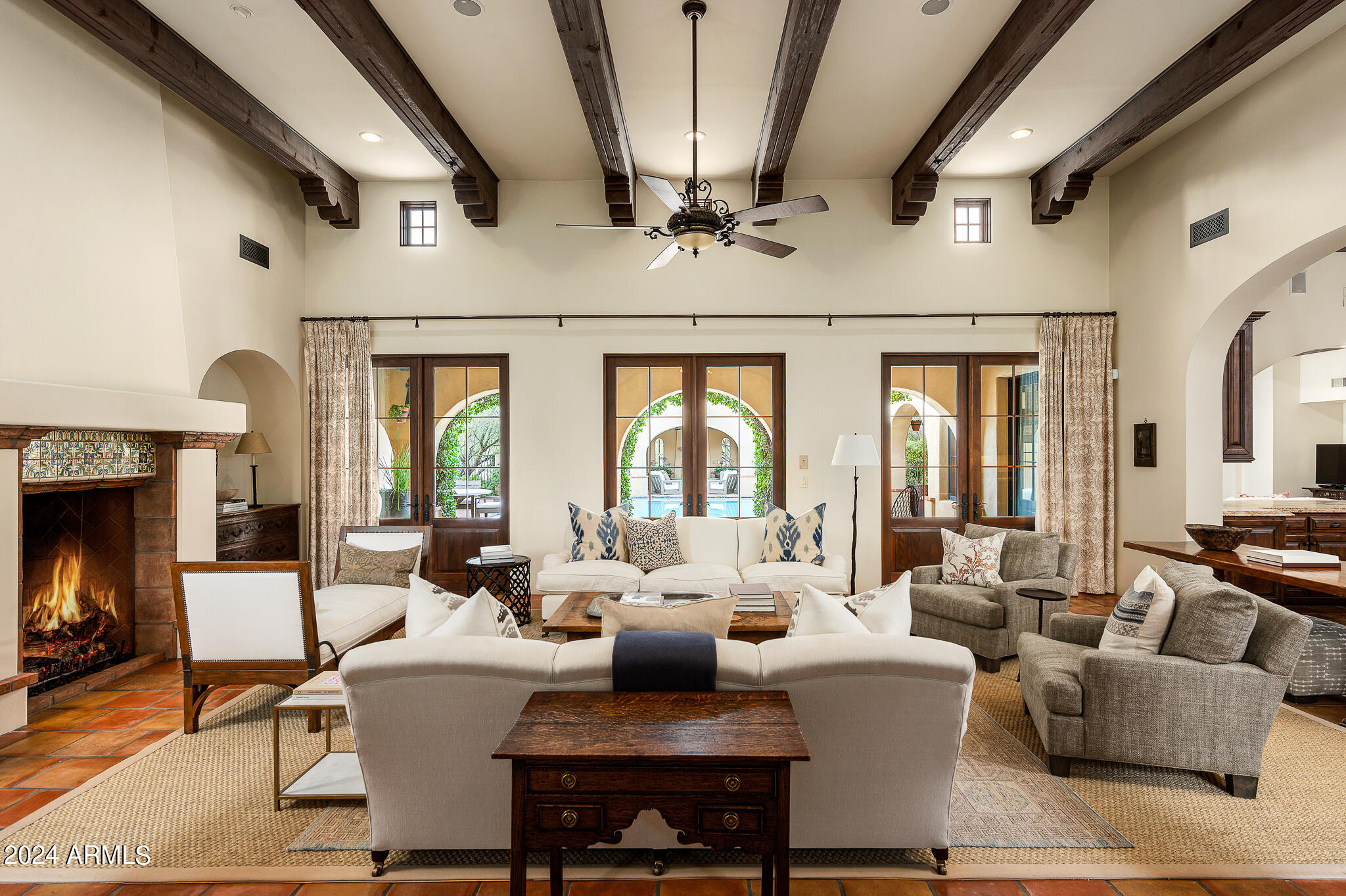 WHISPER ROCK - Residential