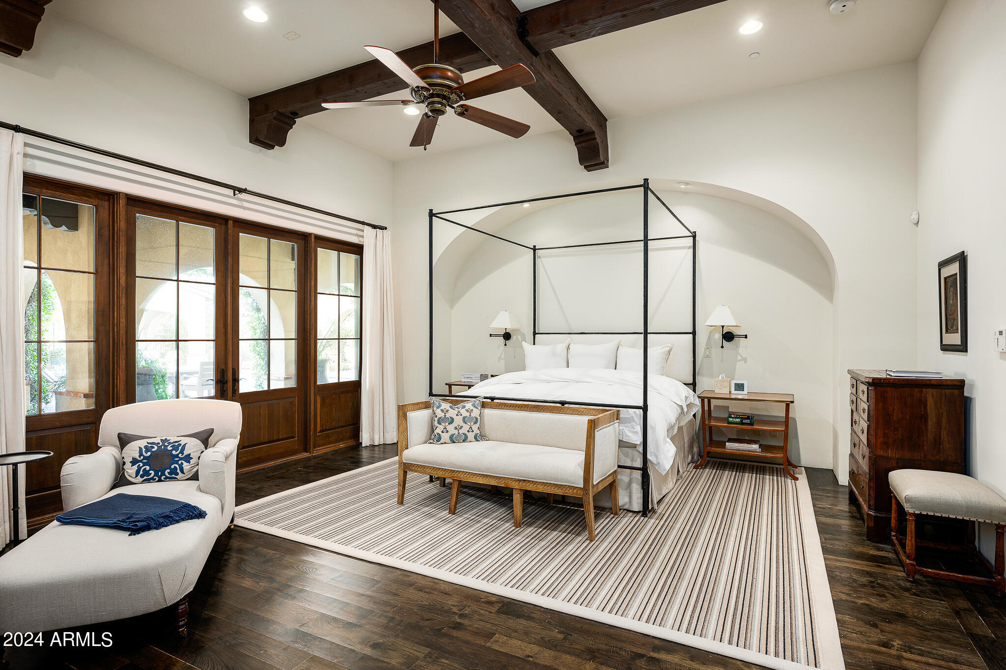 WHISPER ROCK - Residential