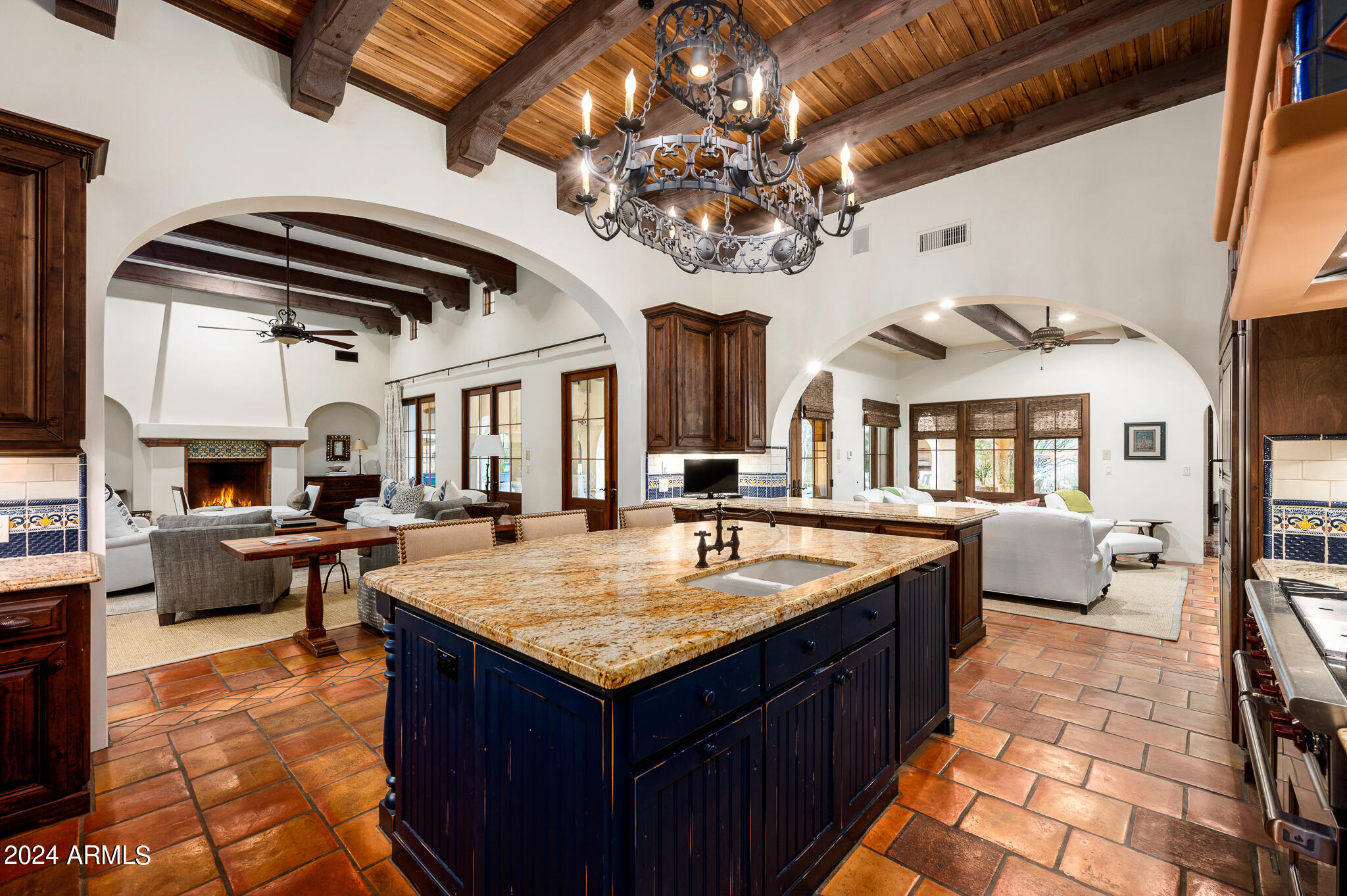 WHISPER ROCK - Residential