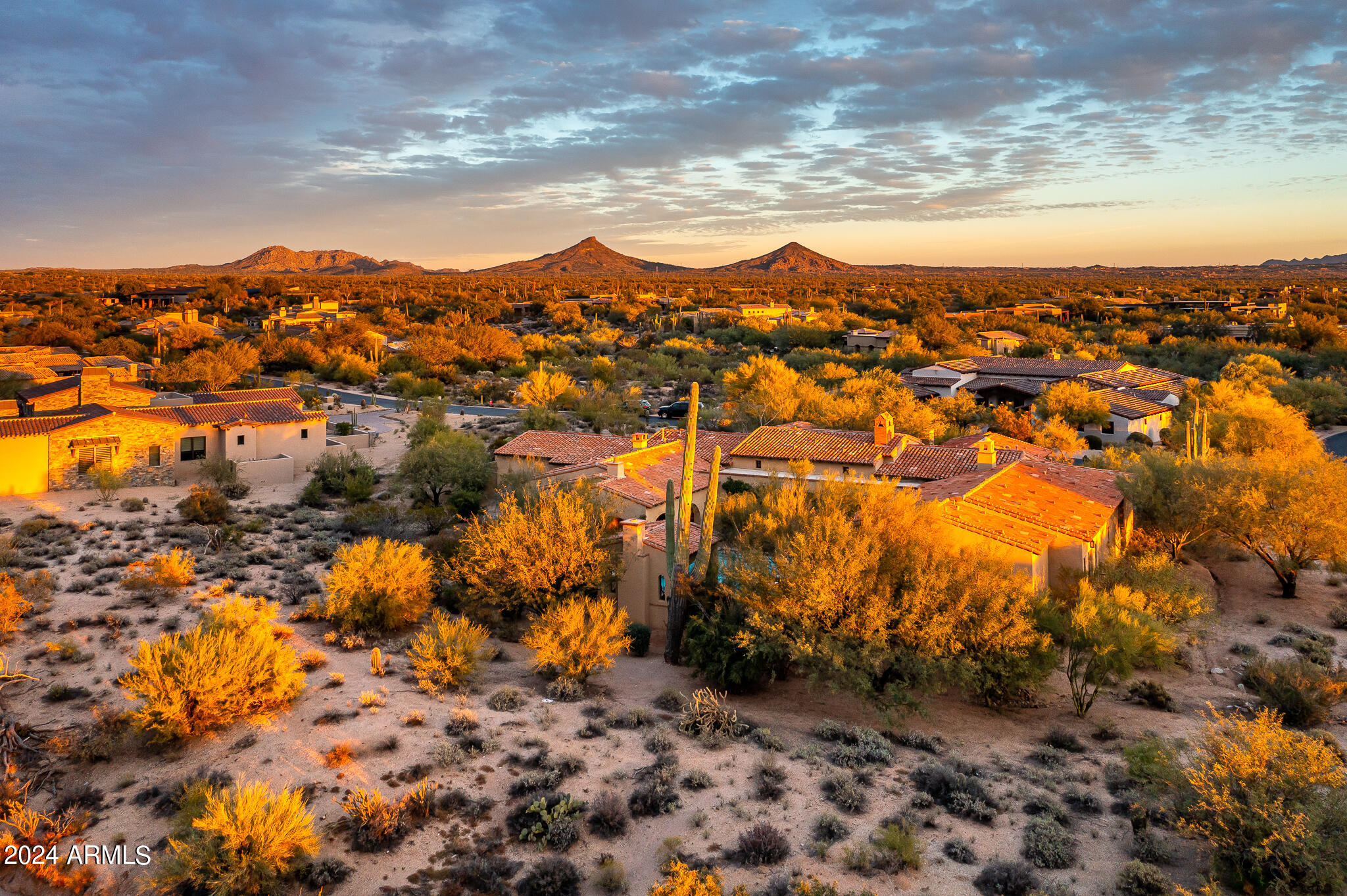 WHISPER ROCK - Residential