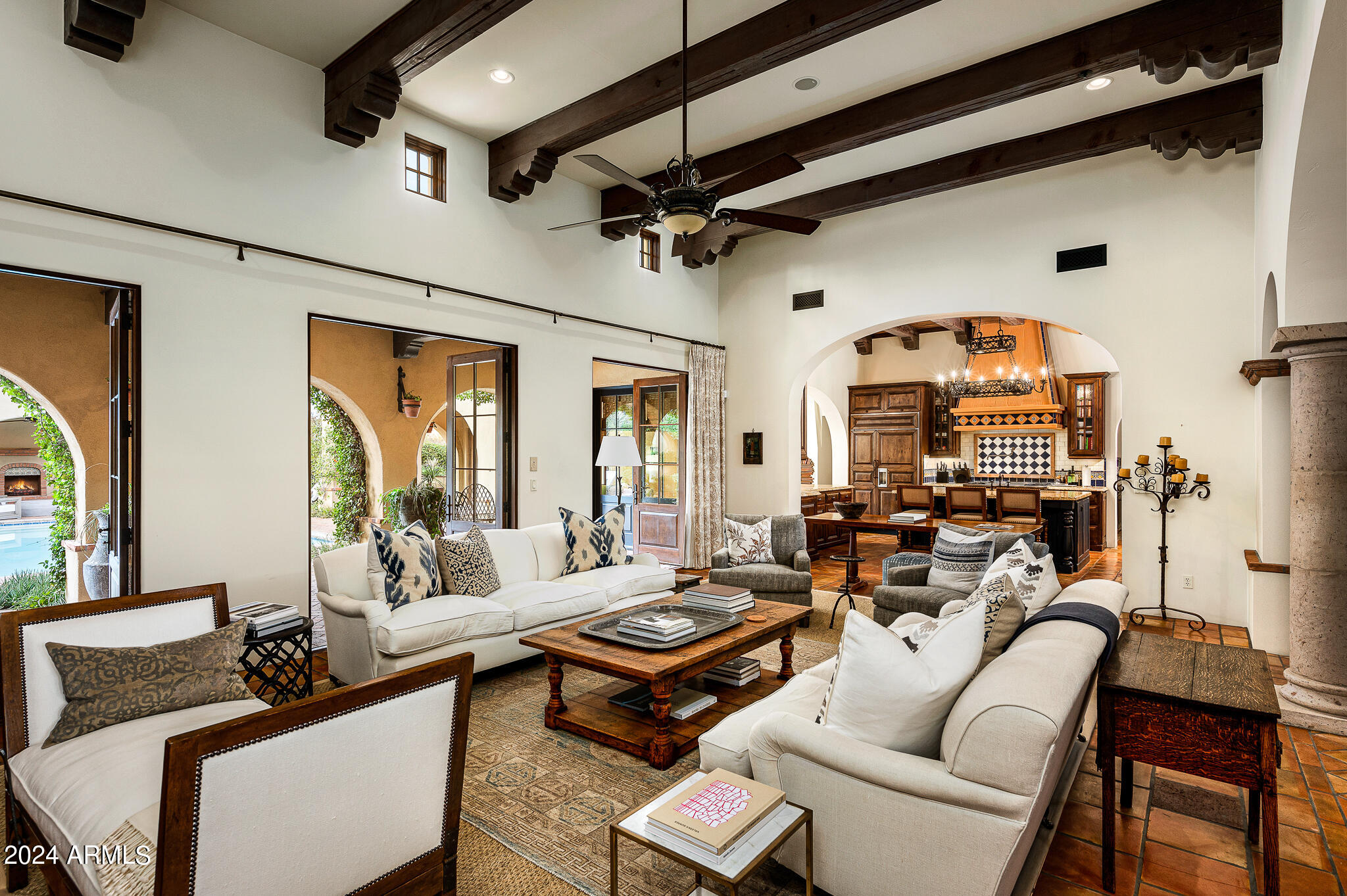WHISPER ROCK - Residential
