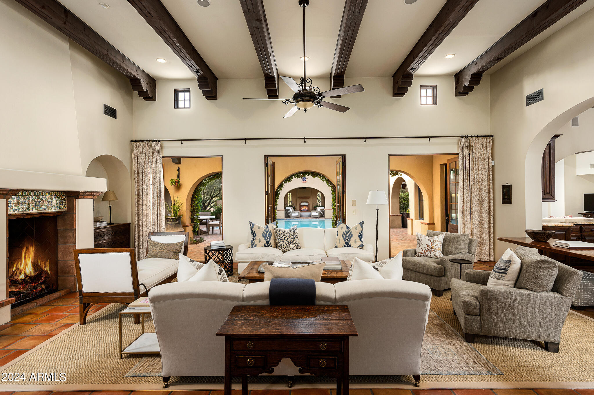 WHISPER ROCK - Residential