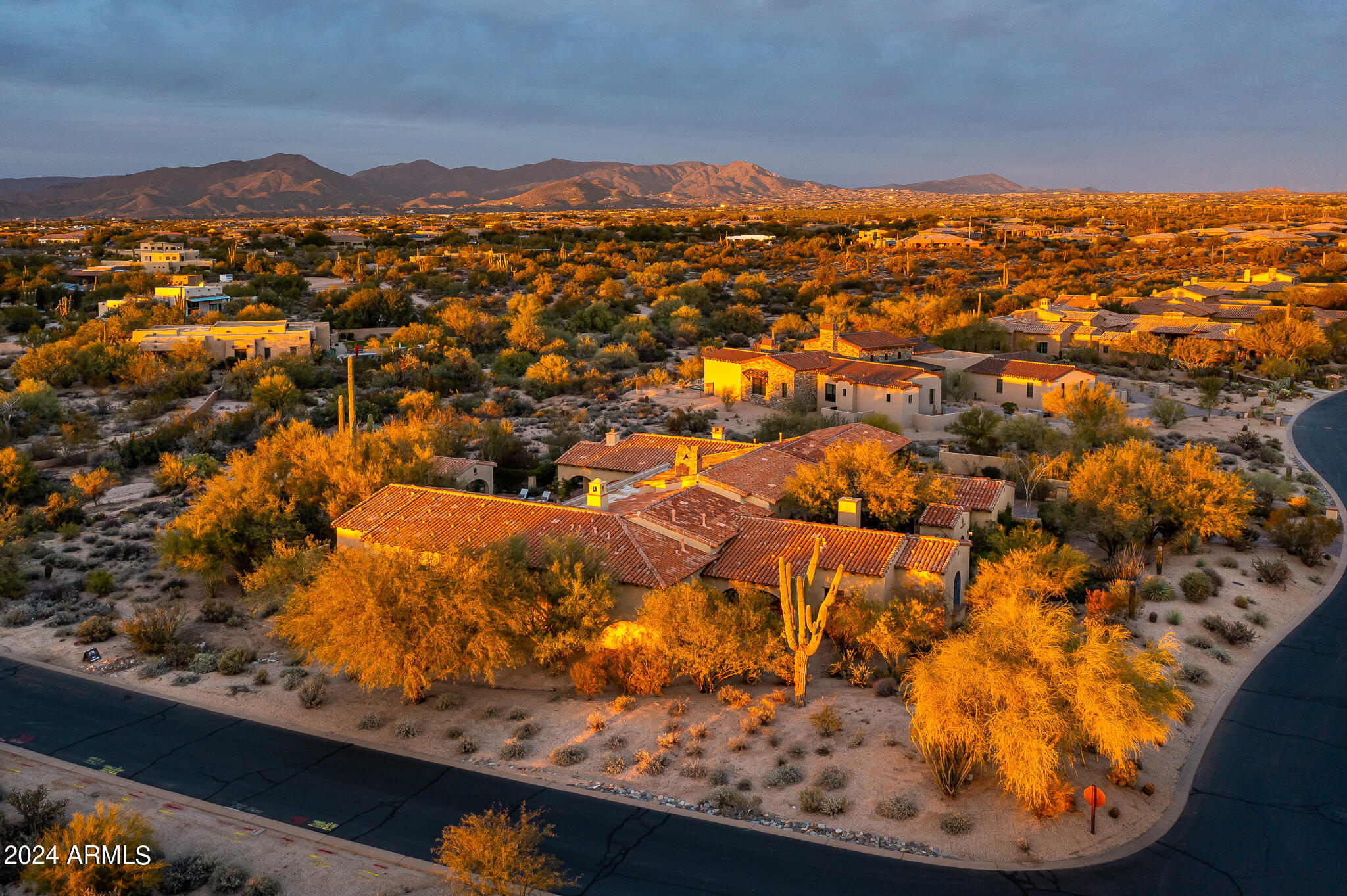 WHISPER ROCK - Residential