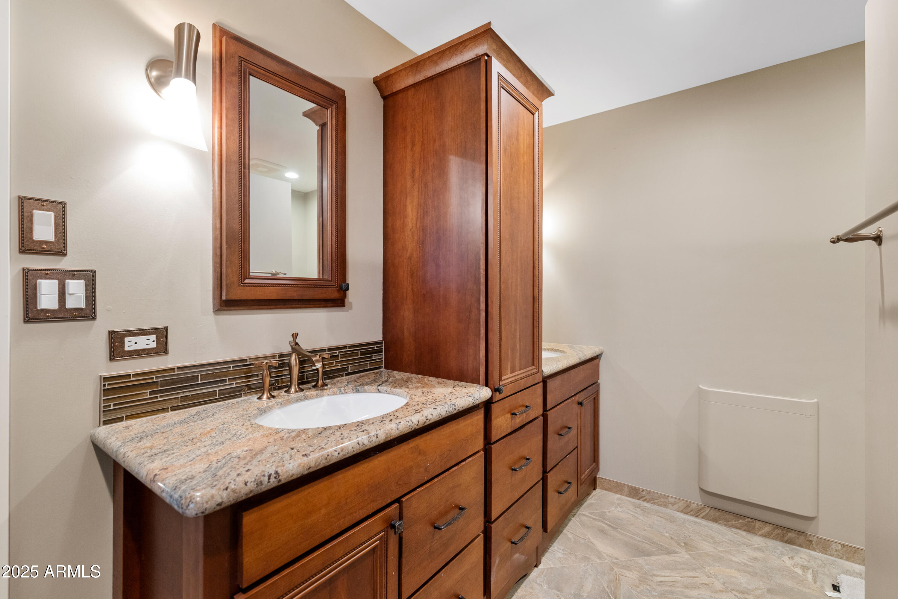 OAK CREEK - Residential